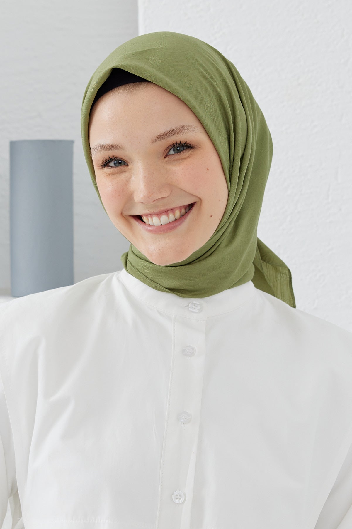 Tesettür Giyim - Monogram Desen Eşarp - Haki - Emproyal