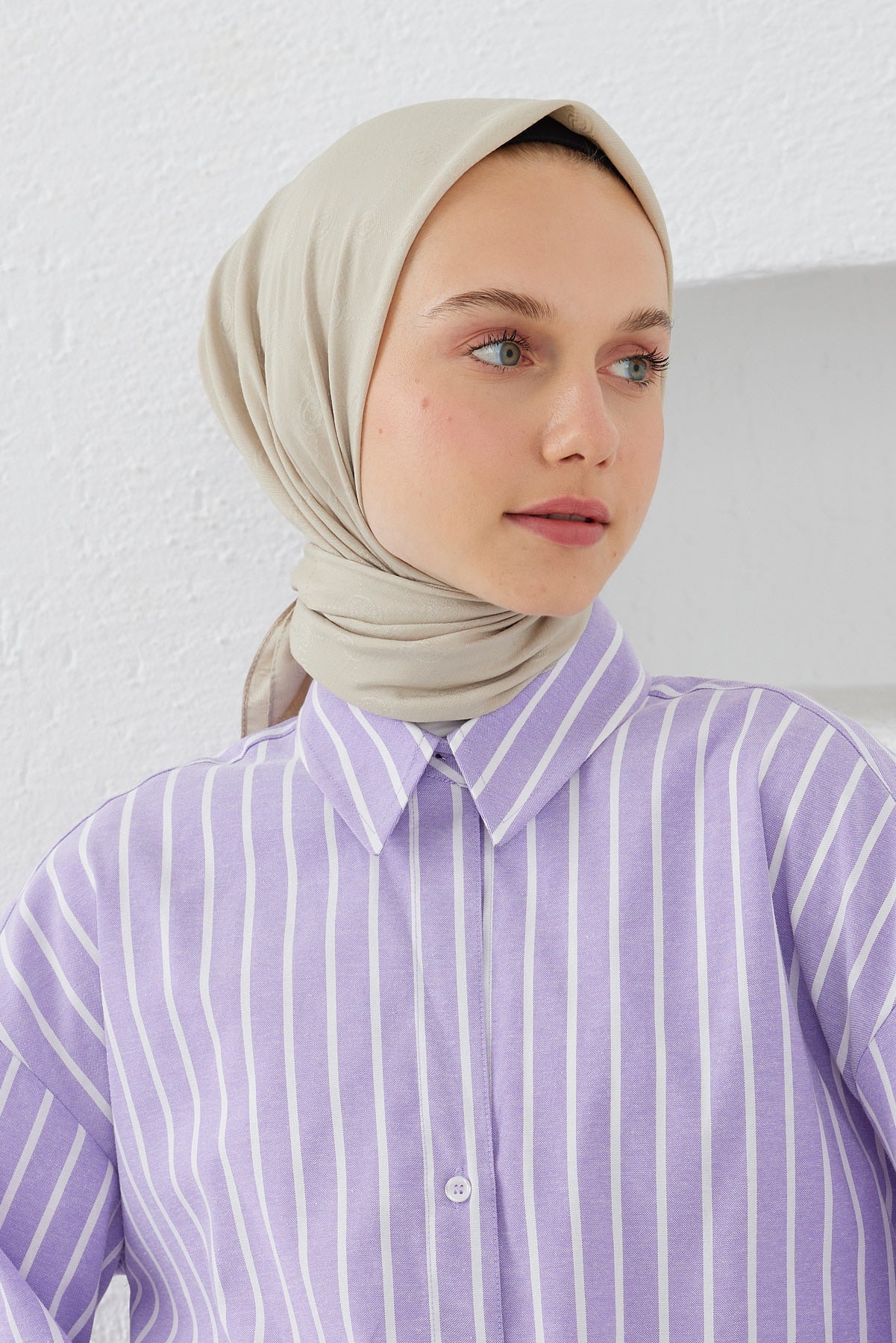 Tesettür Giyim - Monogram Desen Eşarp - Bej - Emproyal