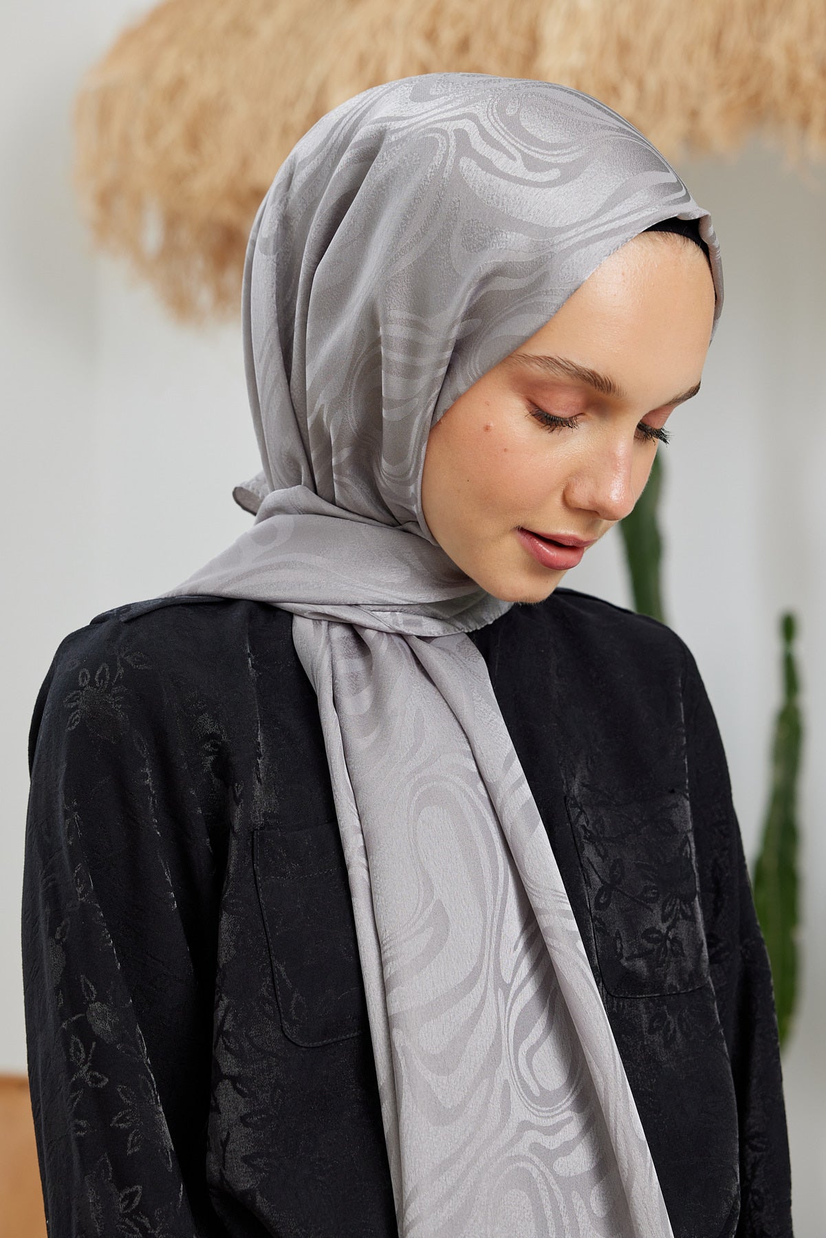 Tesettür Giyim - Jakar Janjan Dalga Desen Şal - Gri - Emproyal