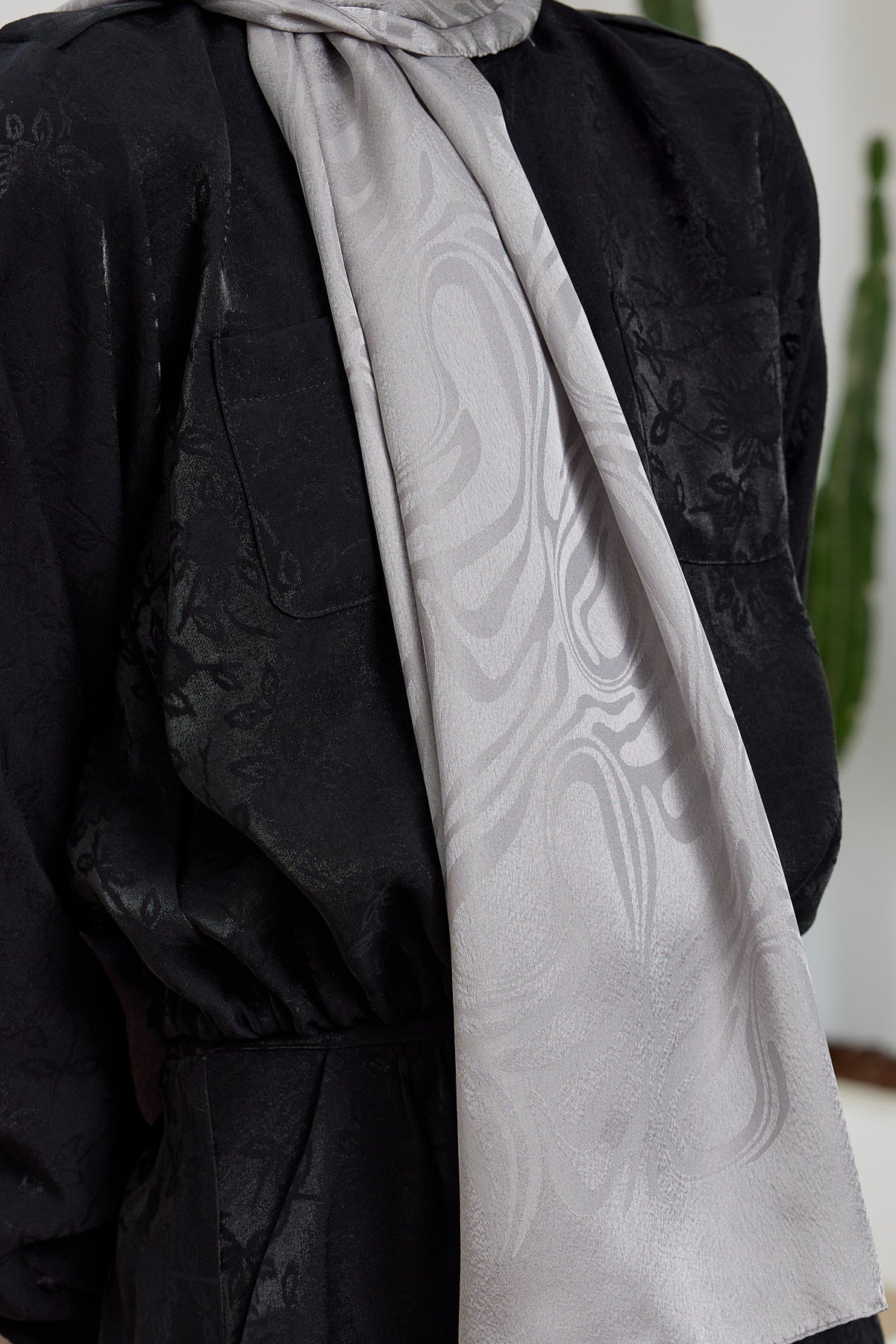 Tesettür Giyim - Jakar Janjan Dalga Desen Şal - Gri - Emproyal