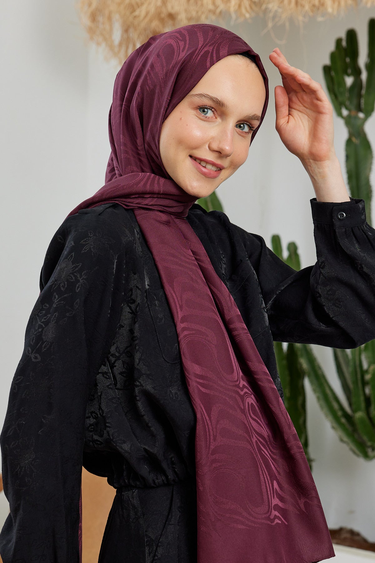 Tesettür Giyim - Jakar Janjan Dalga Desen Şal - Bordo - Emproyal