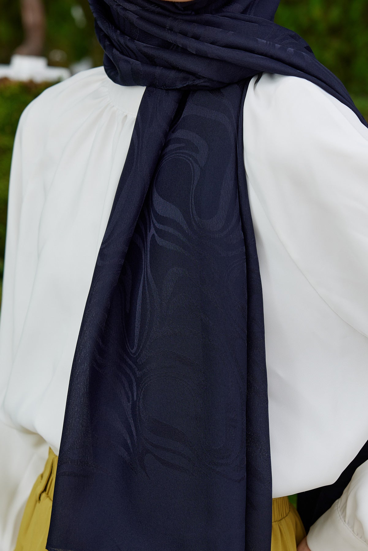 Tesettür Giyim - Jakar Janjan Dalga Desen Şal - Koyu Lacivert - Emproyal