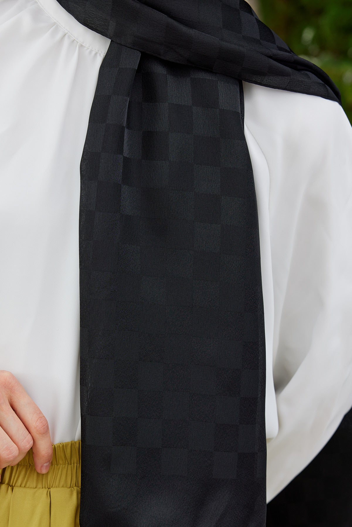 Tesettür Giyim - Jakar Janjan Dama Desen Şal - Siyah - Emproyal