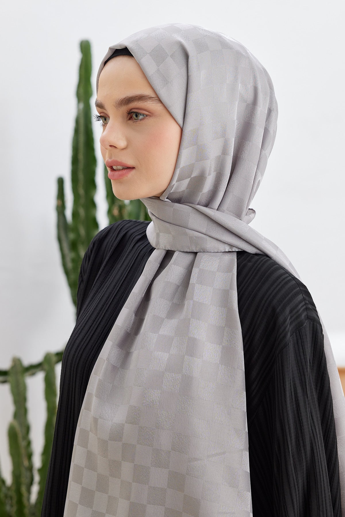 Tesettür Giyim - Jakar Janjan Dama Desen Şal - Gri - Emproyal