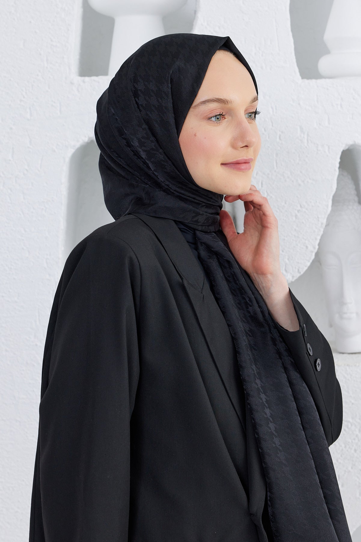 Tesettür Giyim - Jakar Janjan Kazayağı Desen Şal - Siyah - Emproyal