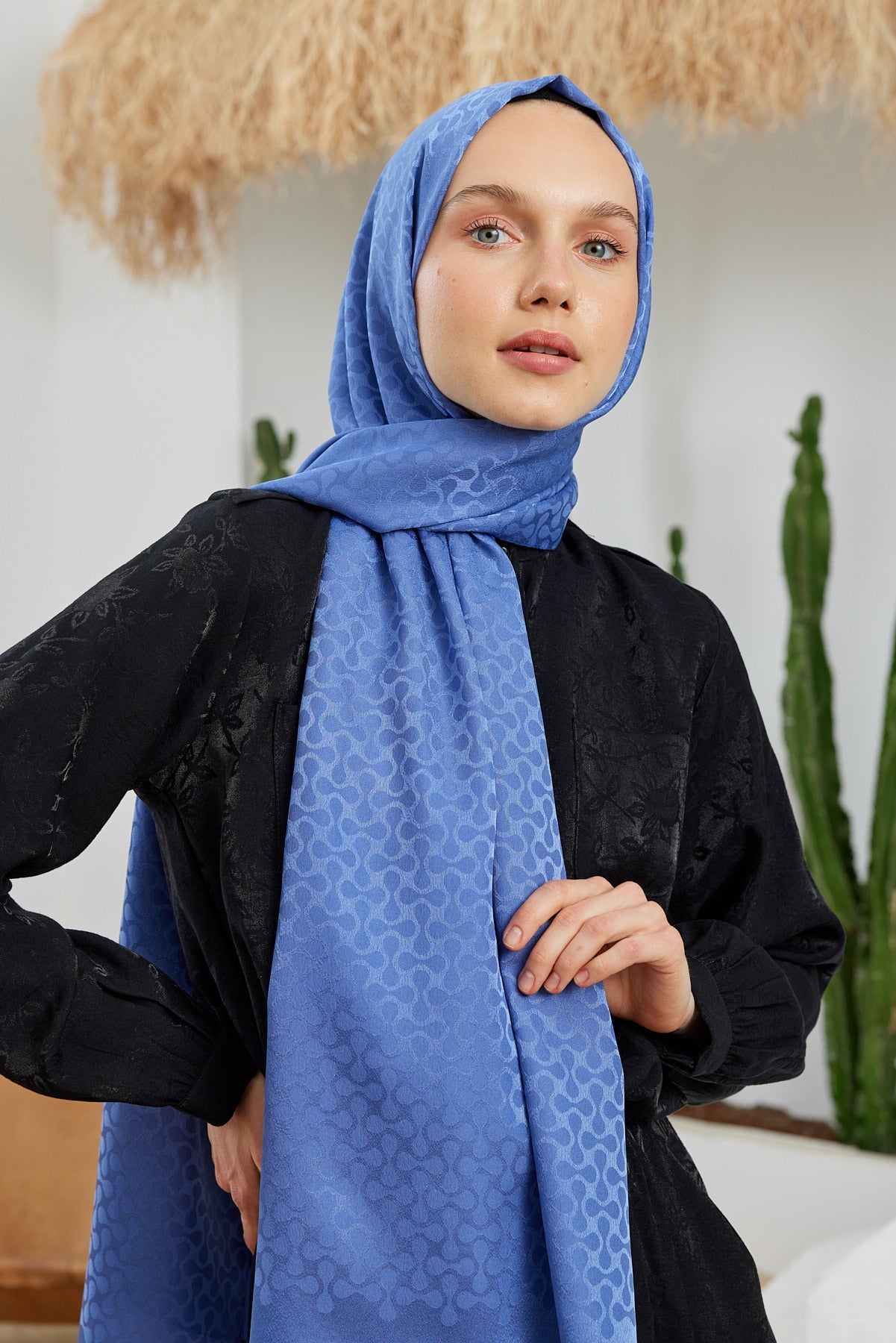 Tesettür Giyim - Jakar Janjan Koza Desen Şal - İndigo - Emproyal