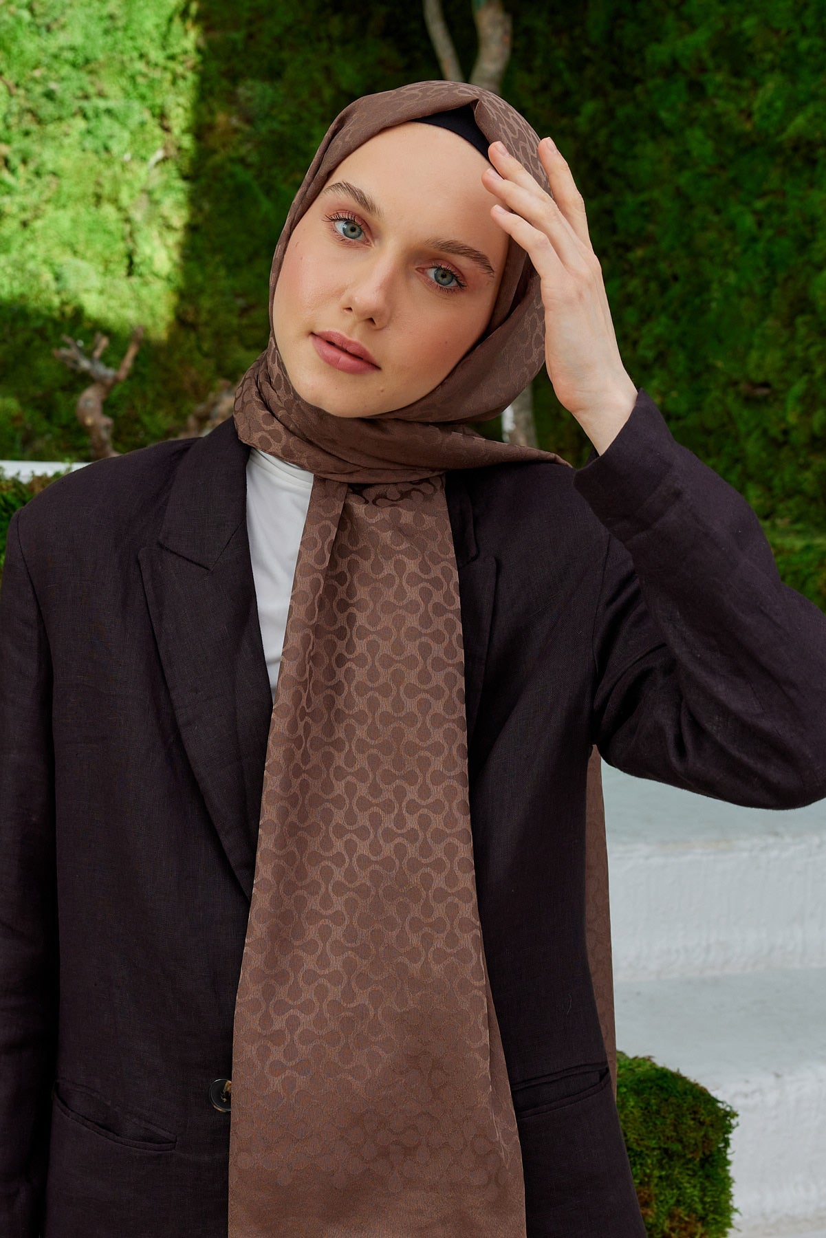 Tesettür Giyim - Jakar Janjan Koza Desen Şal - Kahverengi - Emproyal