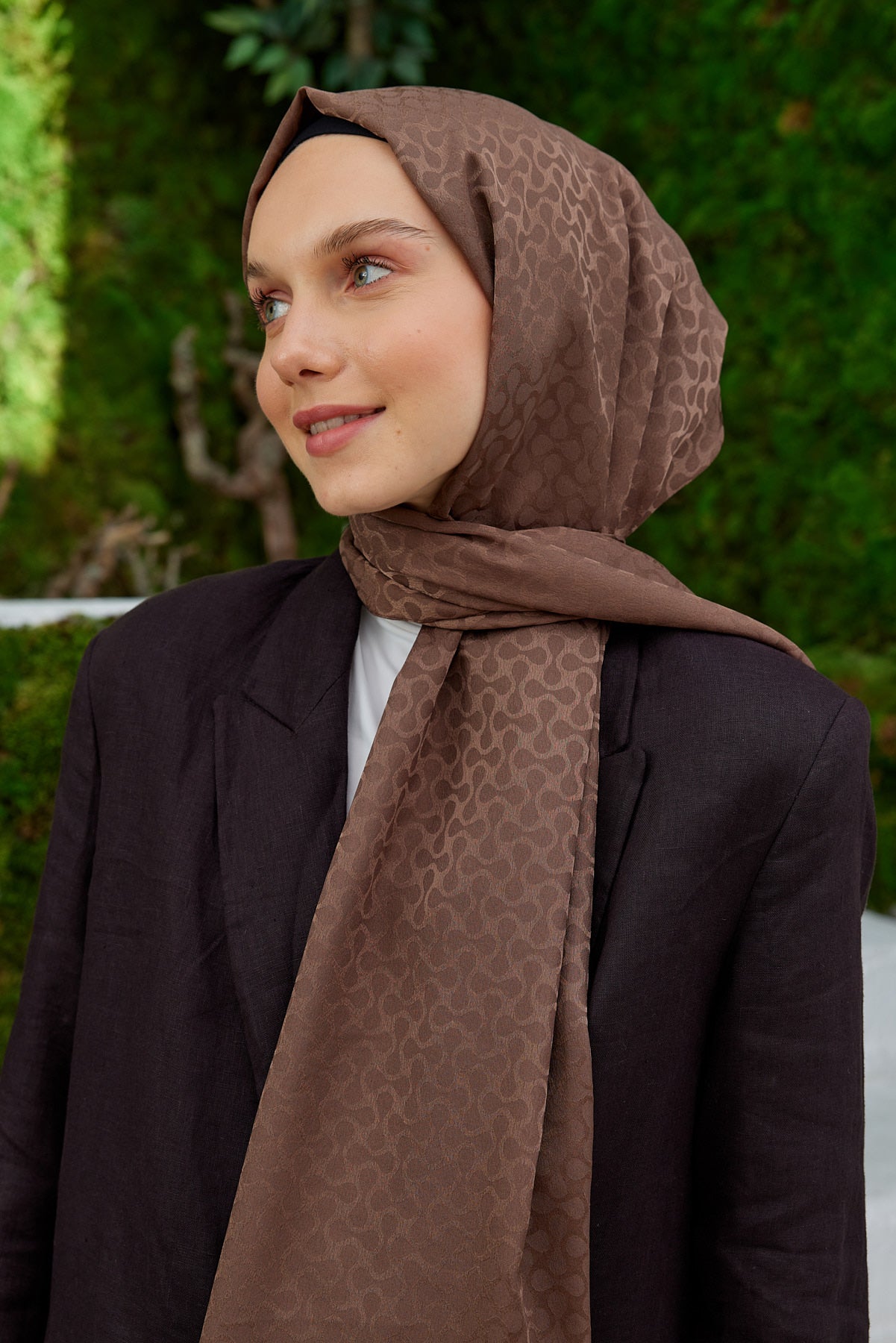 Tesettür Giyim - Jakar Janjan Koza Desen Şal - Kahverengi - Emproyal