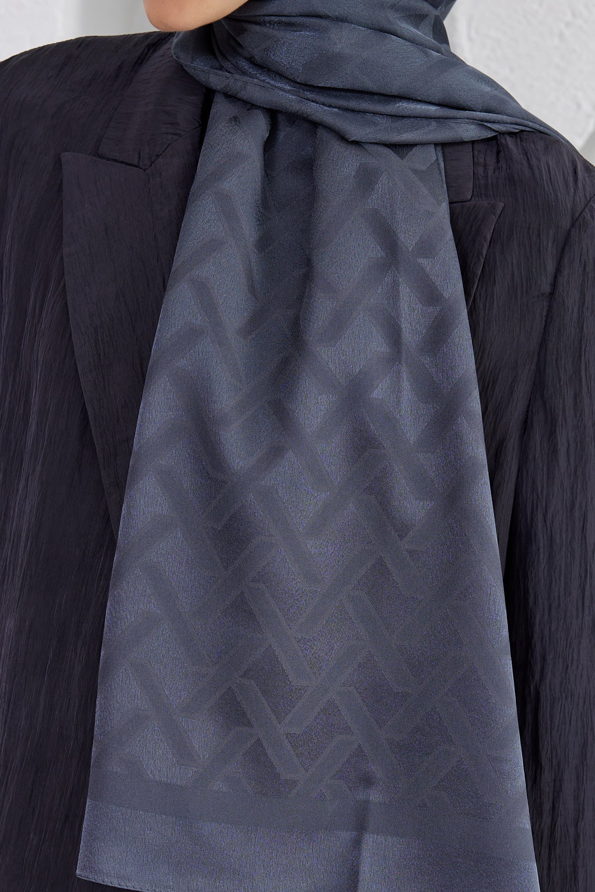 Tesettür Giyim - Jakar Janjan Line Desen Şal - Antrasit - Emproyal