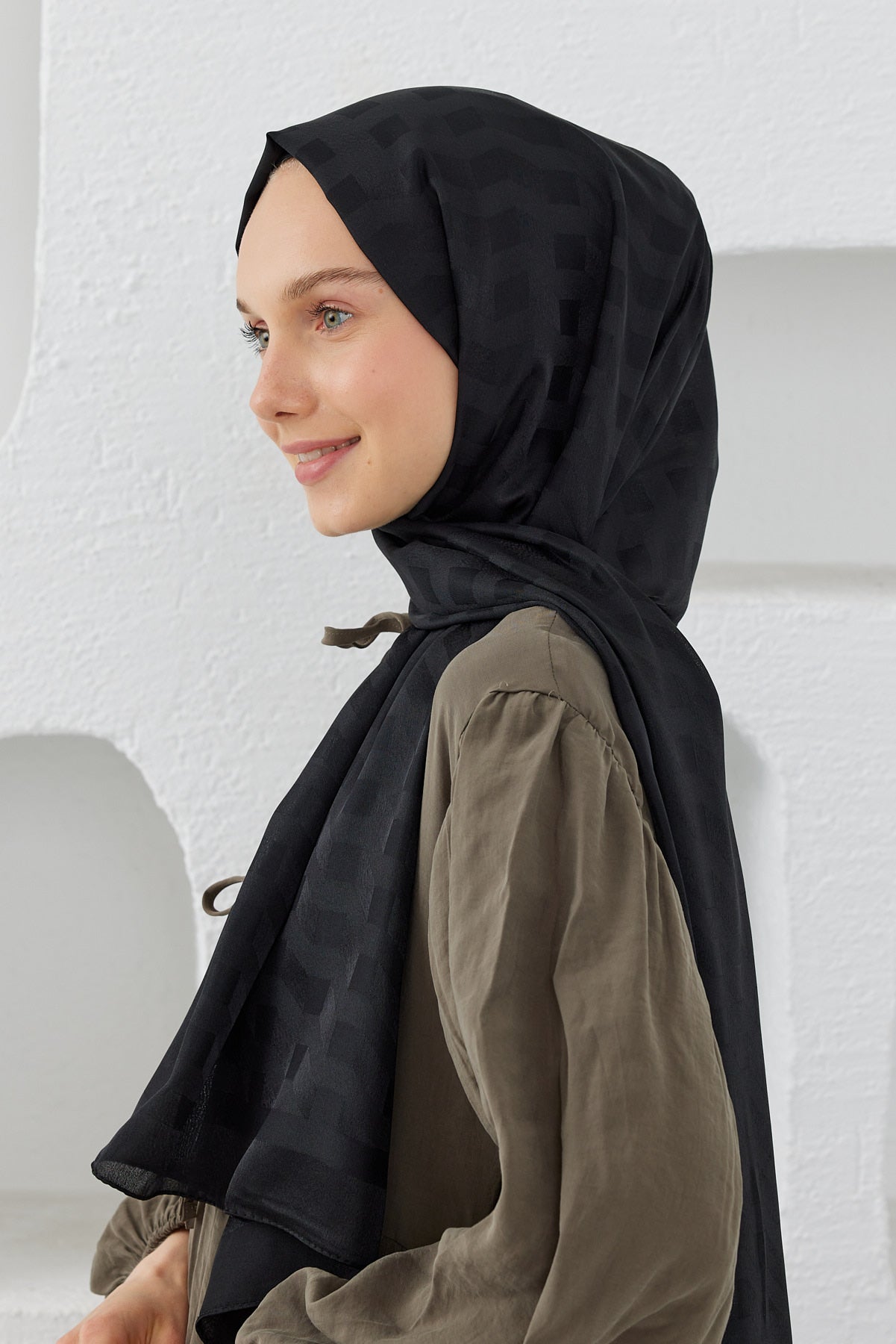 Tesettür Giyim - Jakar Janjan Mila Desen Şal - Siyah - Emproyal