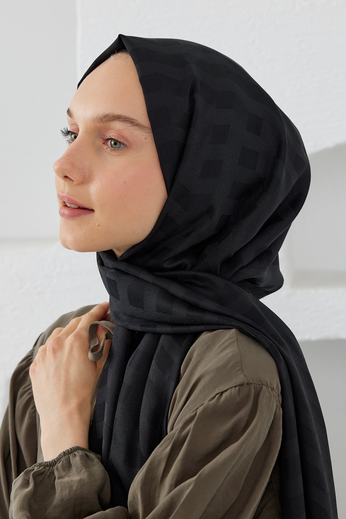 Tesettür Giyim - Jakar Janjan Mila Desen Şal - Siyah - Emproyal