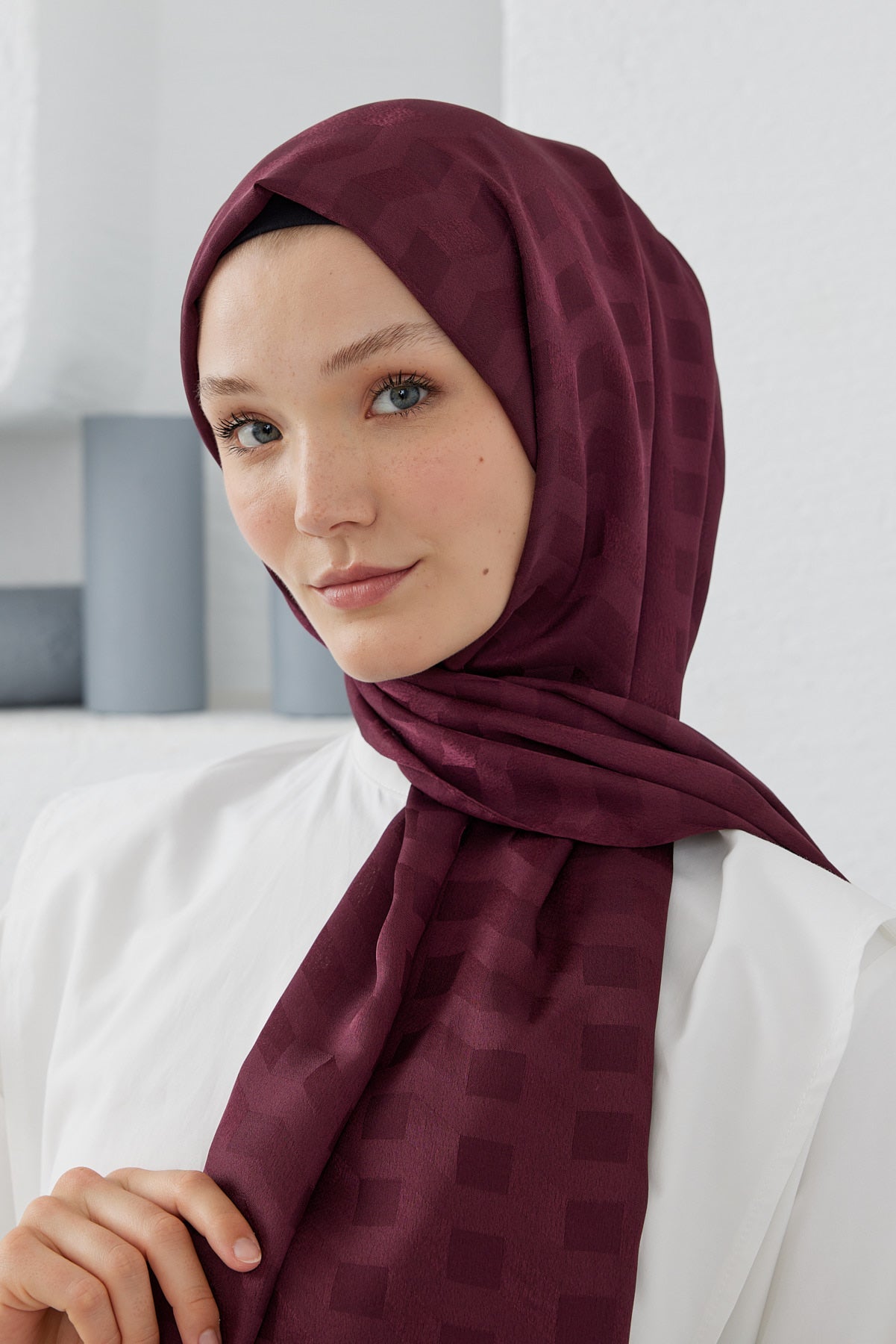 Tesettür Giyim - Jakar Janjan Mila Desen Şal - Bordo - Emproyal