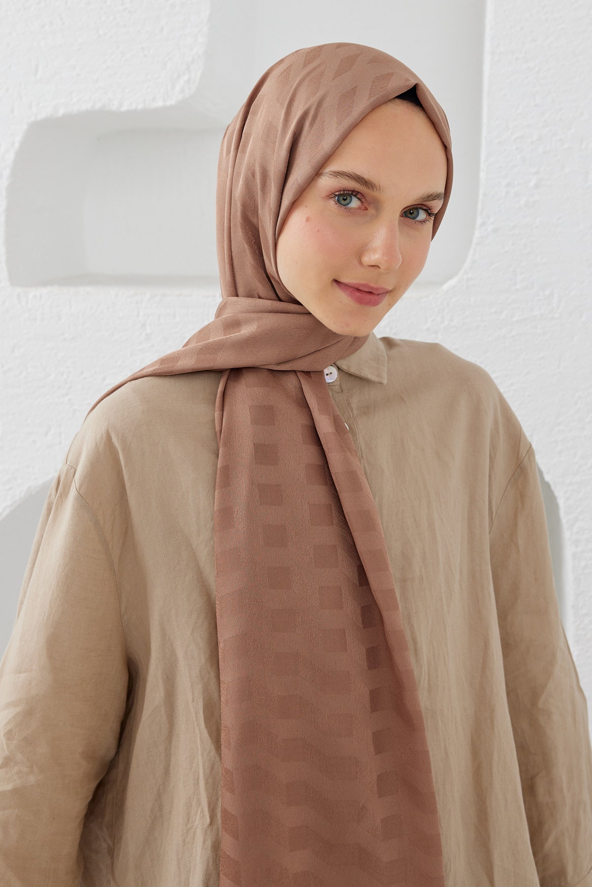 Tesettür Giyim - Jakar Janjan Mila Desen Şal - Sütlü Kahve - Emproyal