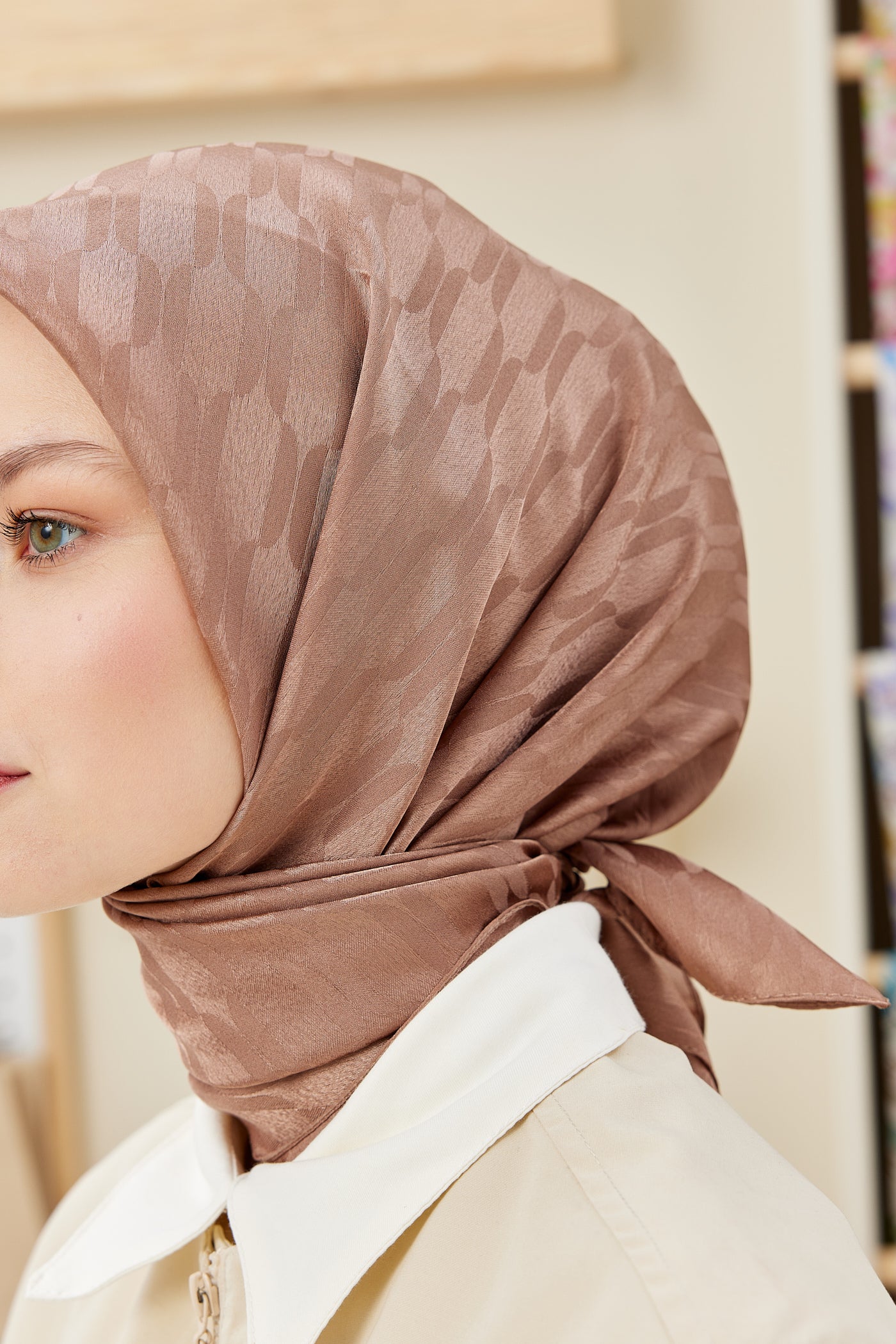 Tesettür Giyim - Jakar Janjan Zincir Desen Eşarp - Kahverengi - Emproyal