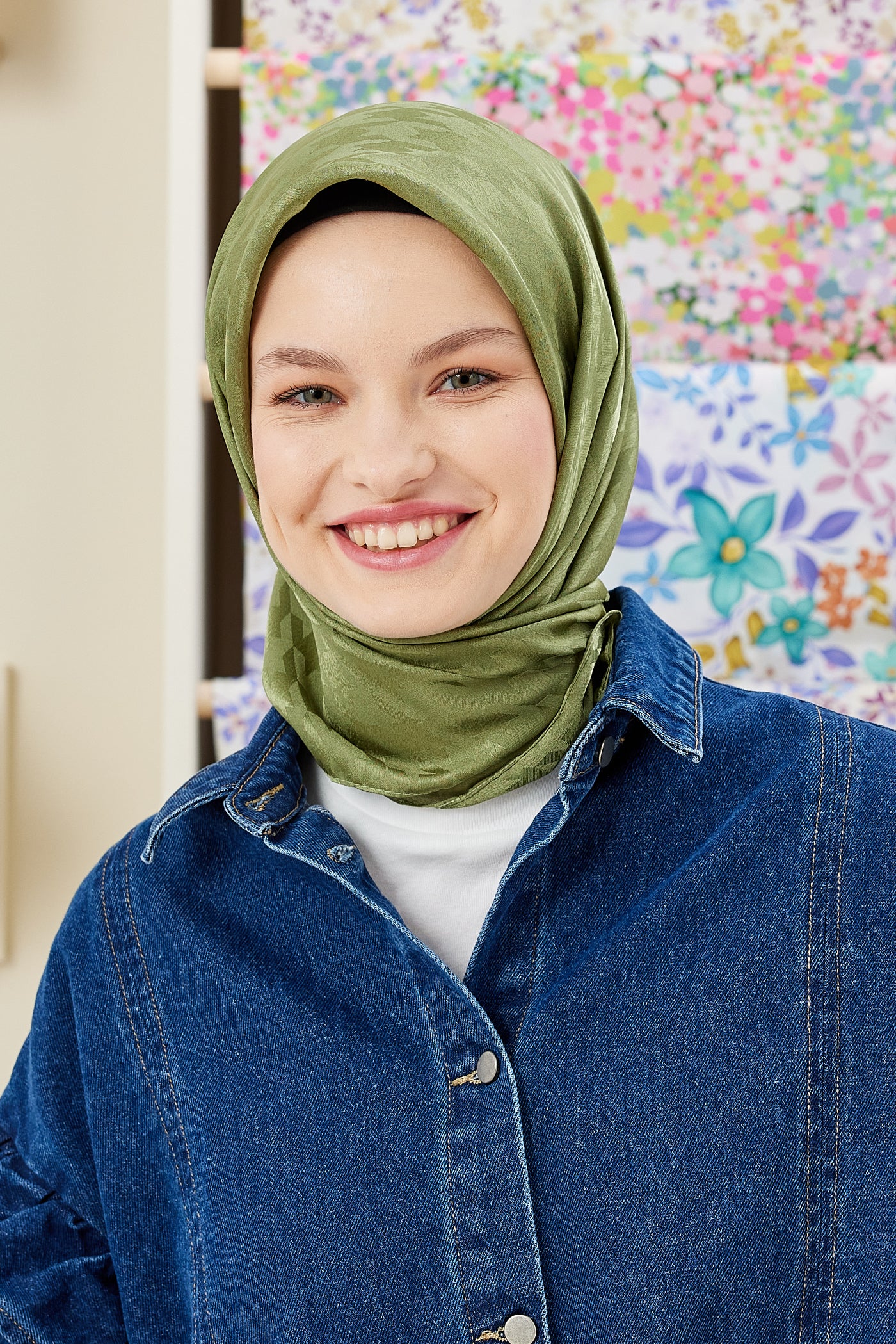 Tesettür Giyim - Jakar Janjan Kazayağı Desen Eşarp - Haki - Emproyal