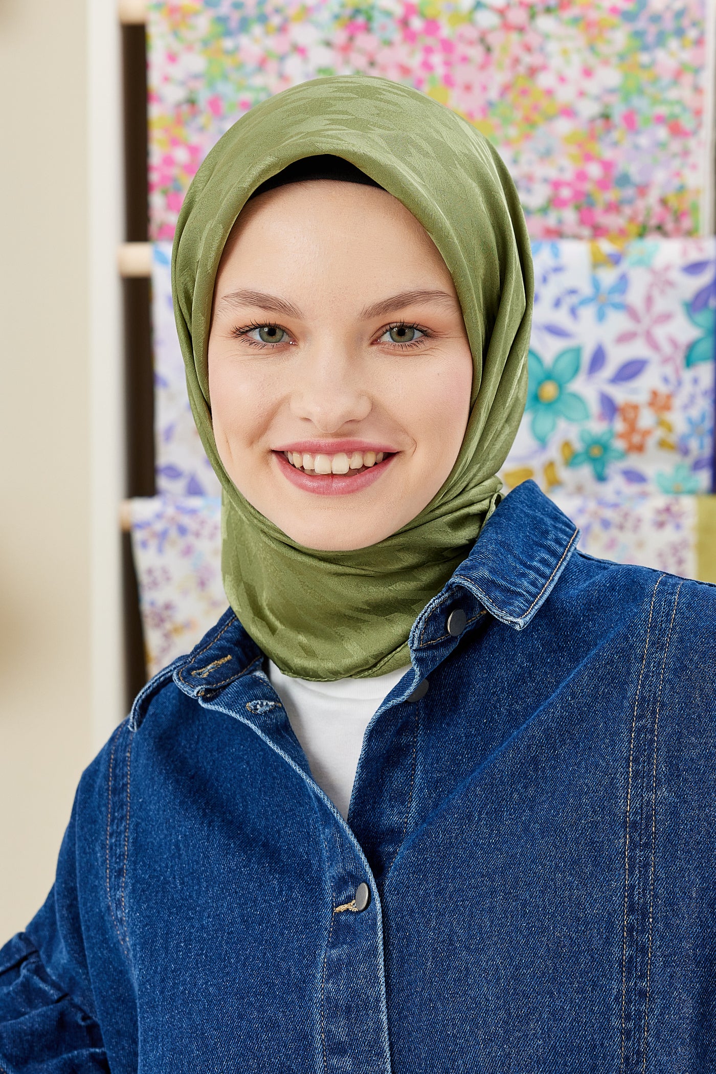 Tesettür Giyim - Jakar Janjan Kazayağı Desen Eşarp - Haki - Emproyal