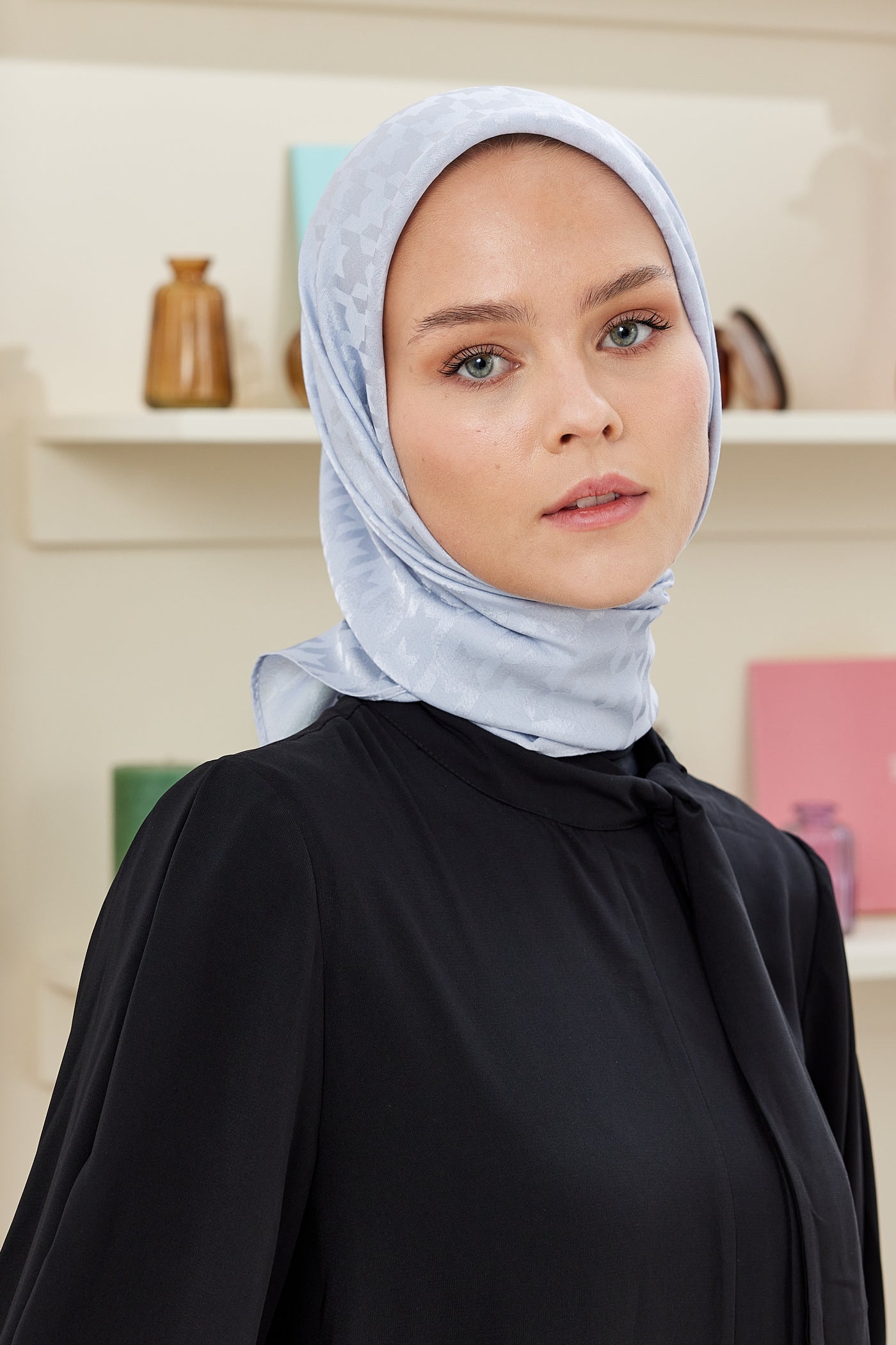 Tesettür Giyim - Jakar Janjan Kazayağı Desen Eşarp - Gümüş - Emproyal