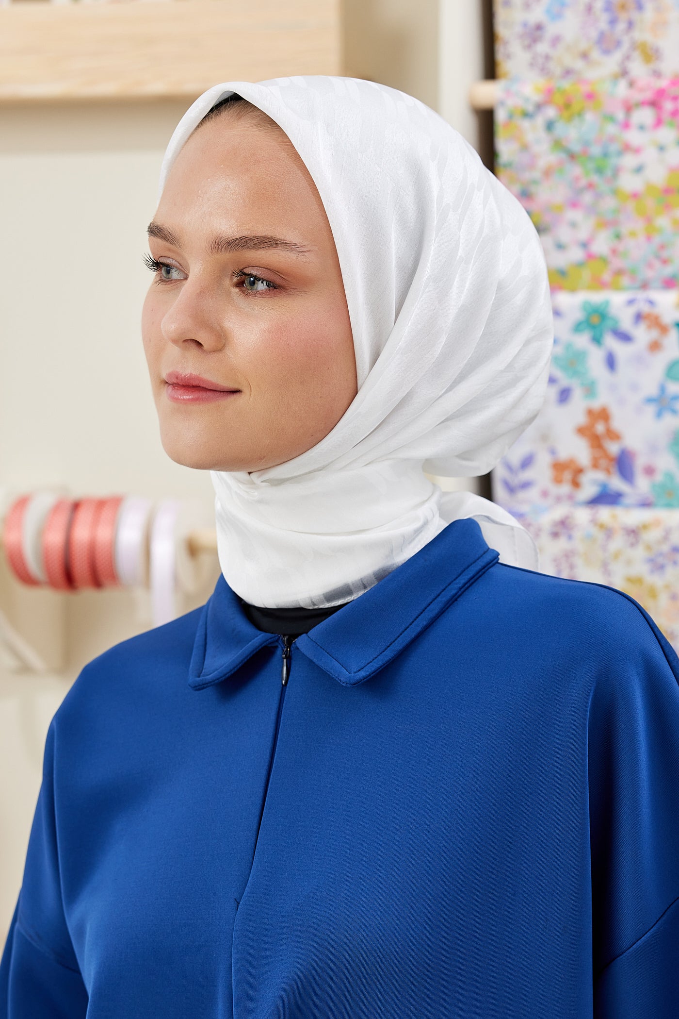 Tesettür Giyim - Jakar Janjan Zincir Desen Eşarp - Beyaz - Emproyal