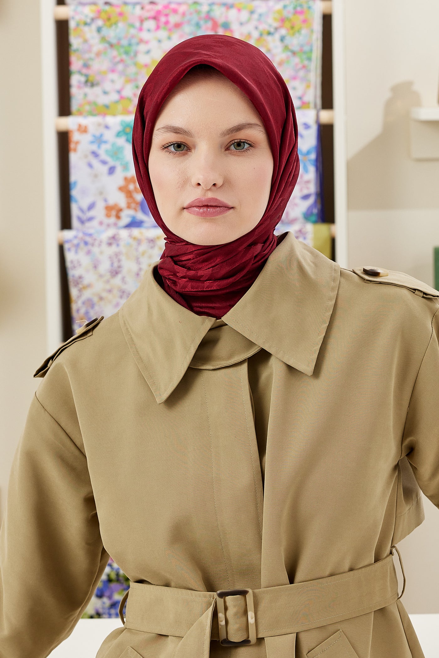 Tesettür Giyim - Jakar Janjan Kazayağı Desen Eşarp - Bordo - Emproyal