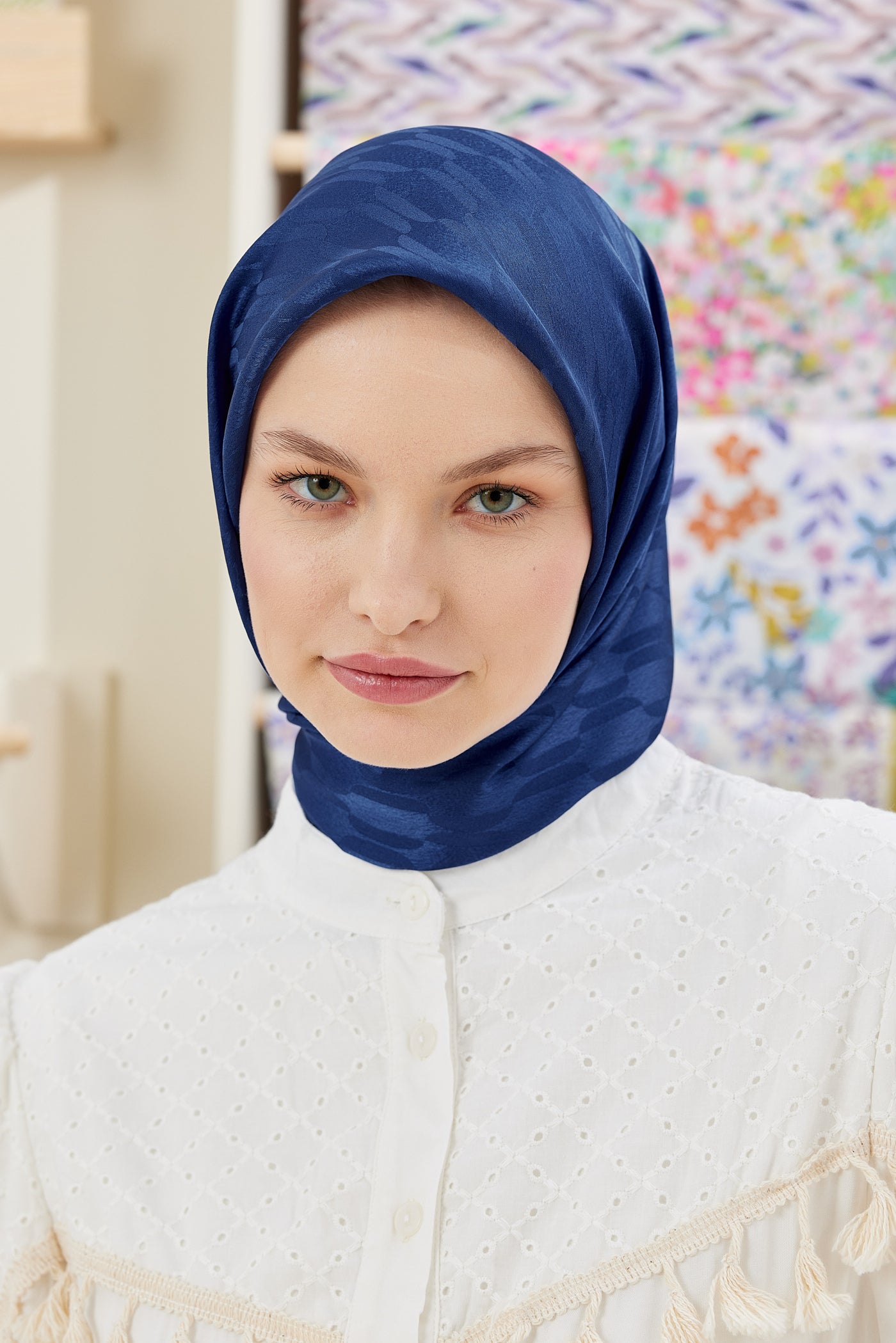 Tesettür Giyim - Jakar Janjan Zincir Desen Eşarp - Gece Mavisi - Emproyal