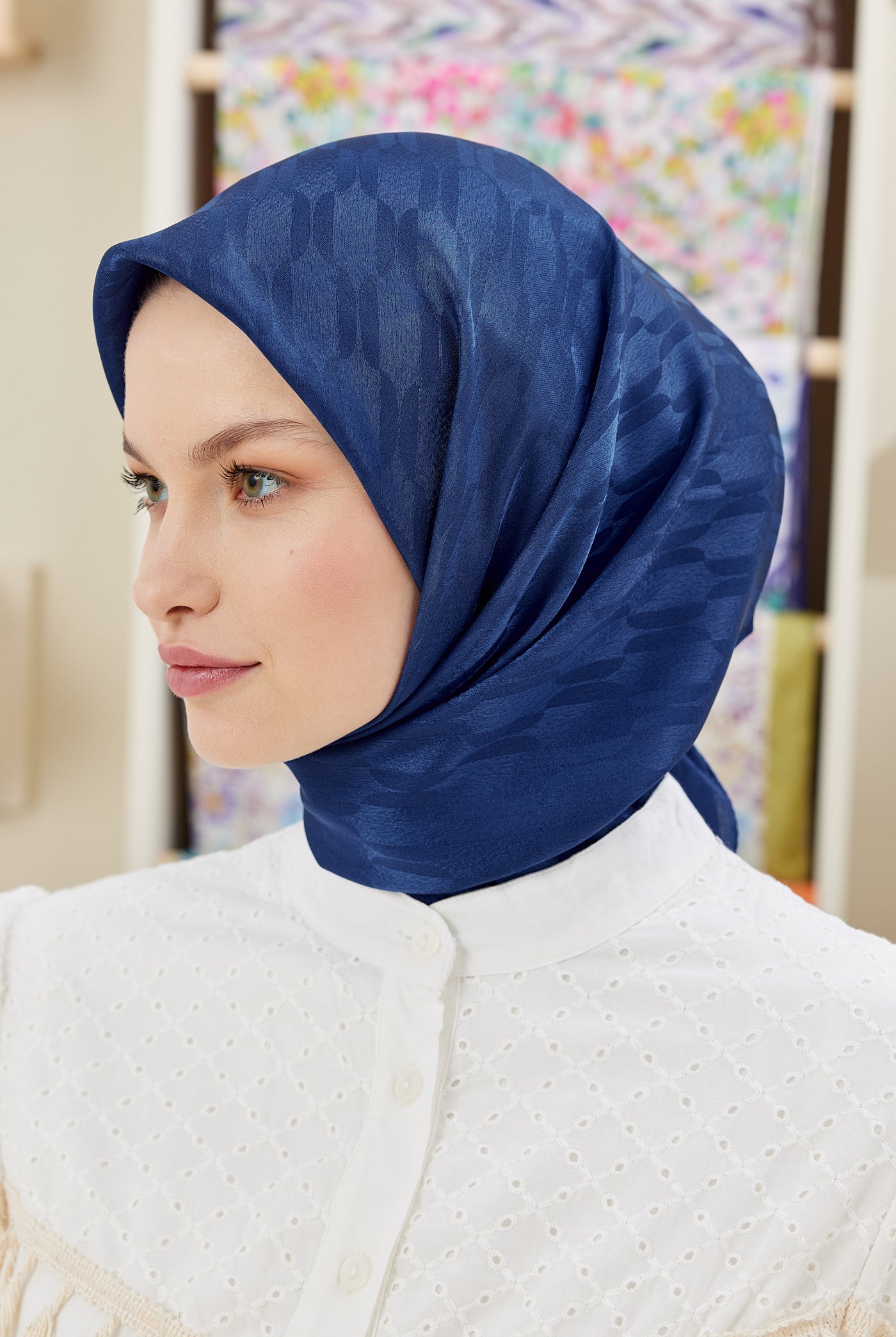 Tesettür Giyim - Jakar Janjan Zincir Desen Eşarp - Gece Mavisi - Emproyal