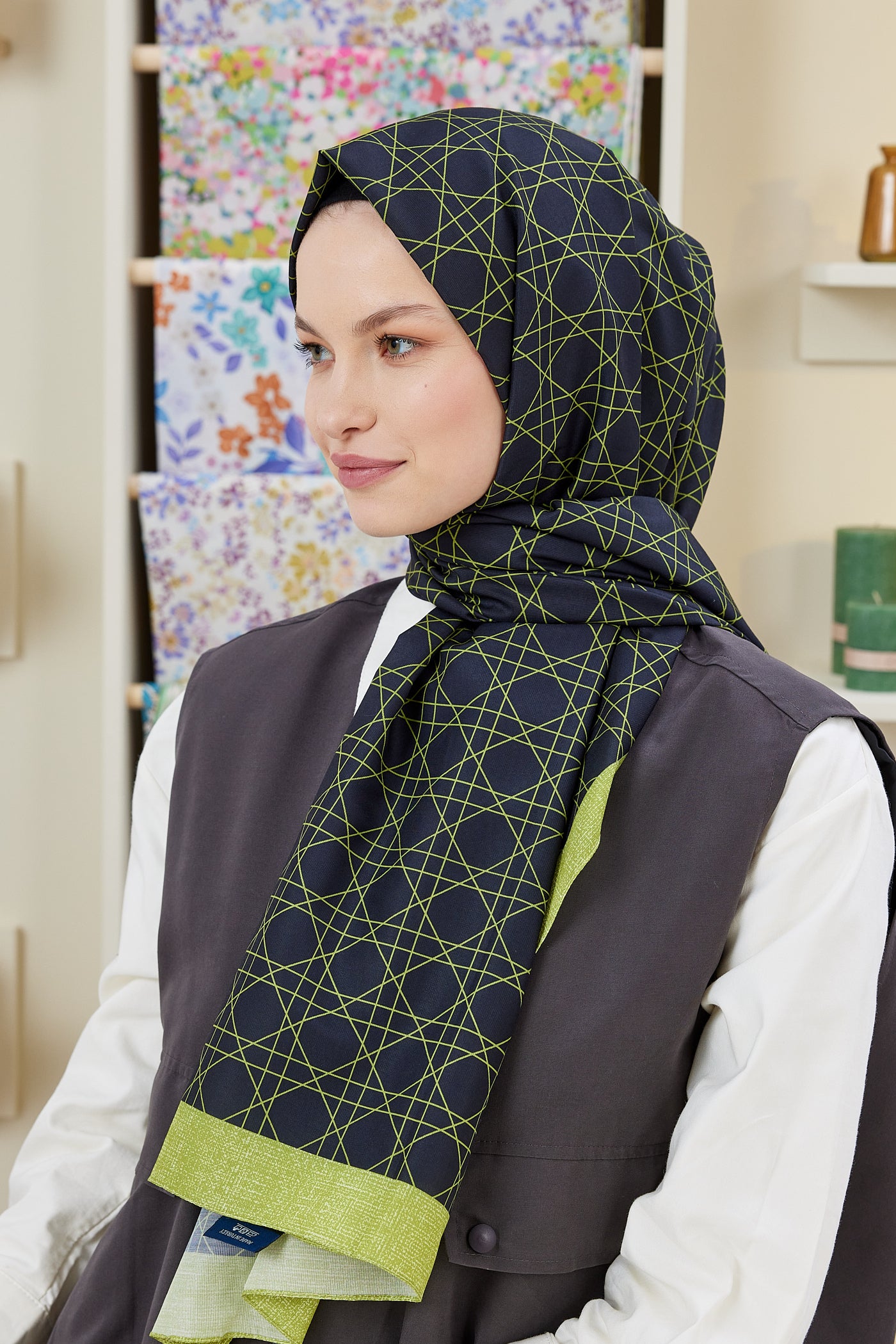 Tesettür Giyim - Pro Line Geometric Desen Şal - Yağ Yeşili - Emproyal