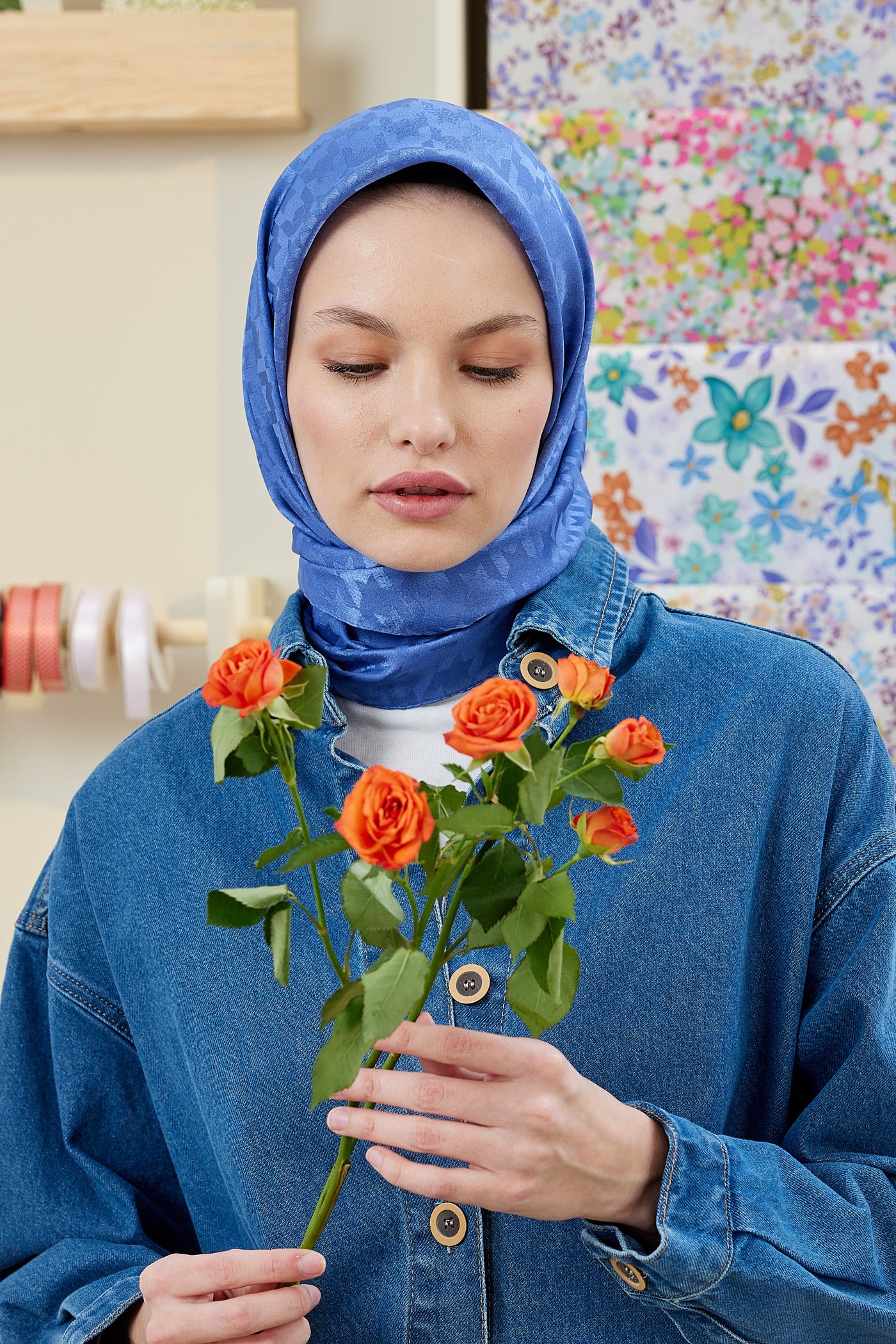 Tesettür Giyim - Jakar Janjan Kazayağı Desen Eşarp - İndigo - Emproyal