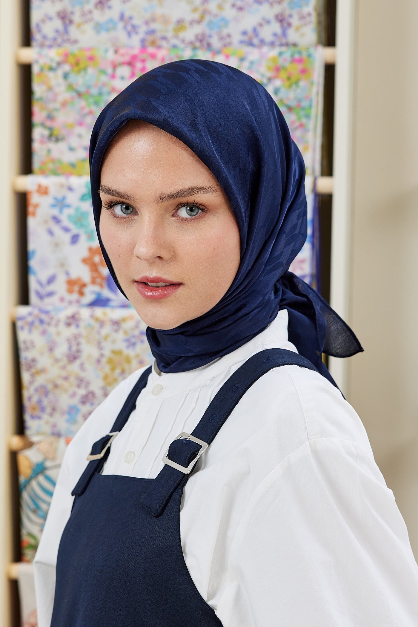 Tesettür Giyim - Jakar Janjan Zincir Desen Eşarp - Saks - Mavi - Emproyal