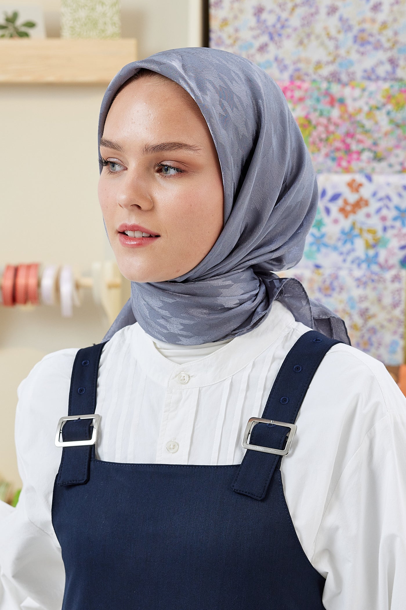 Tesettür Giyim - Jakar Janjan Kazayağı Desen Eşarp - Gri - Emproyal