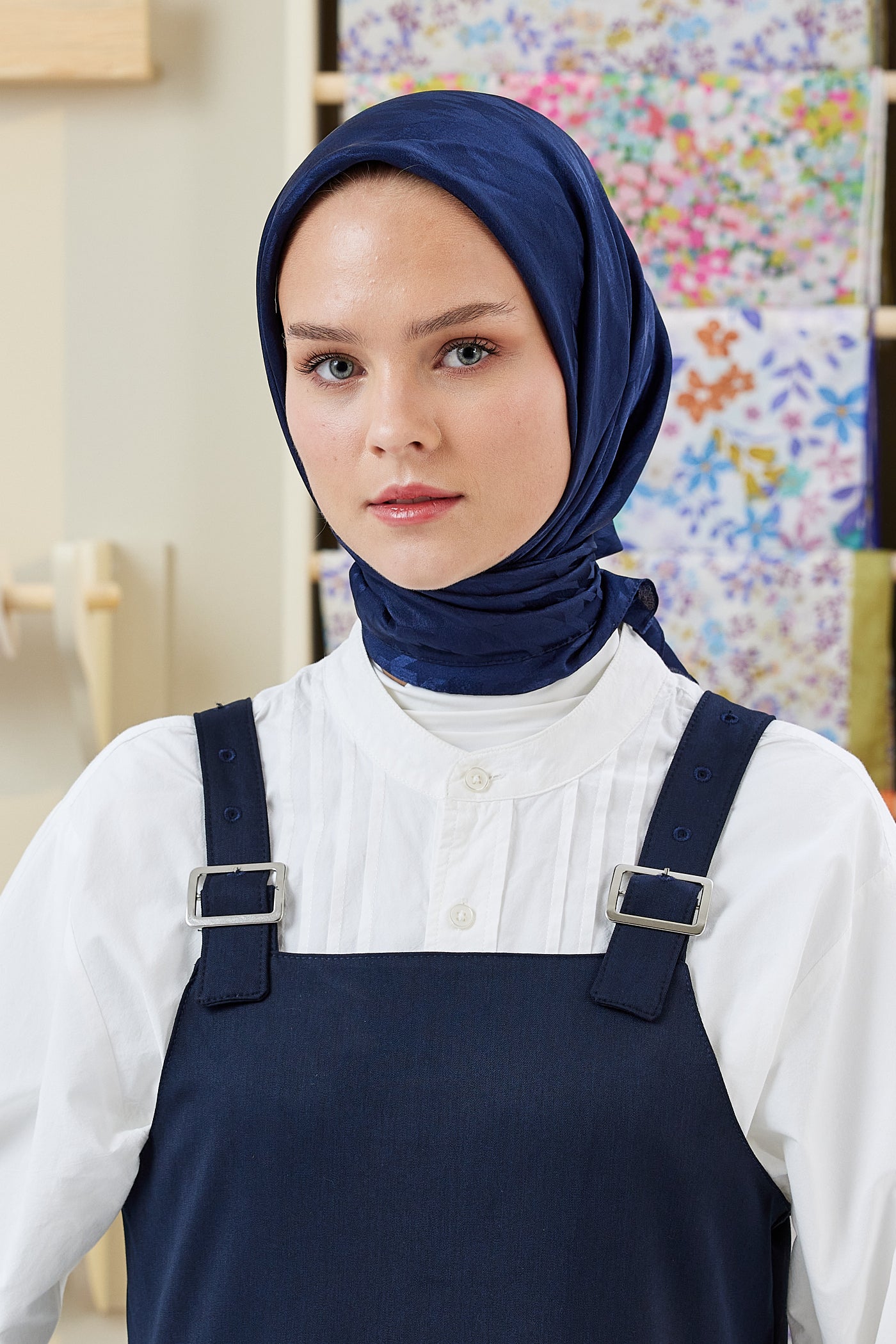 Tesettür Giyim - Jakar Janjan Kazayağı Desen Eşarp - Gece Mavisi - Emproyal