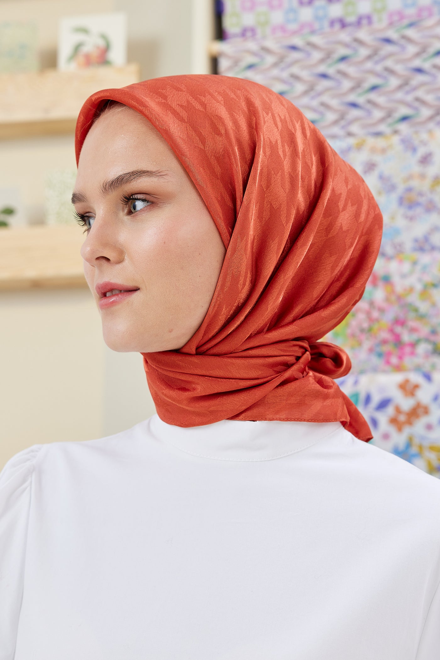 Tesettür Giyim - Jakar Janjan Kazayağı Desen Eşarp - Turuncu - Emproyal