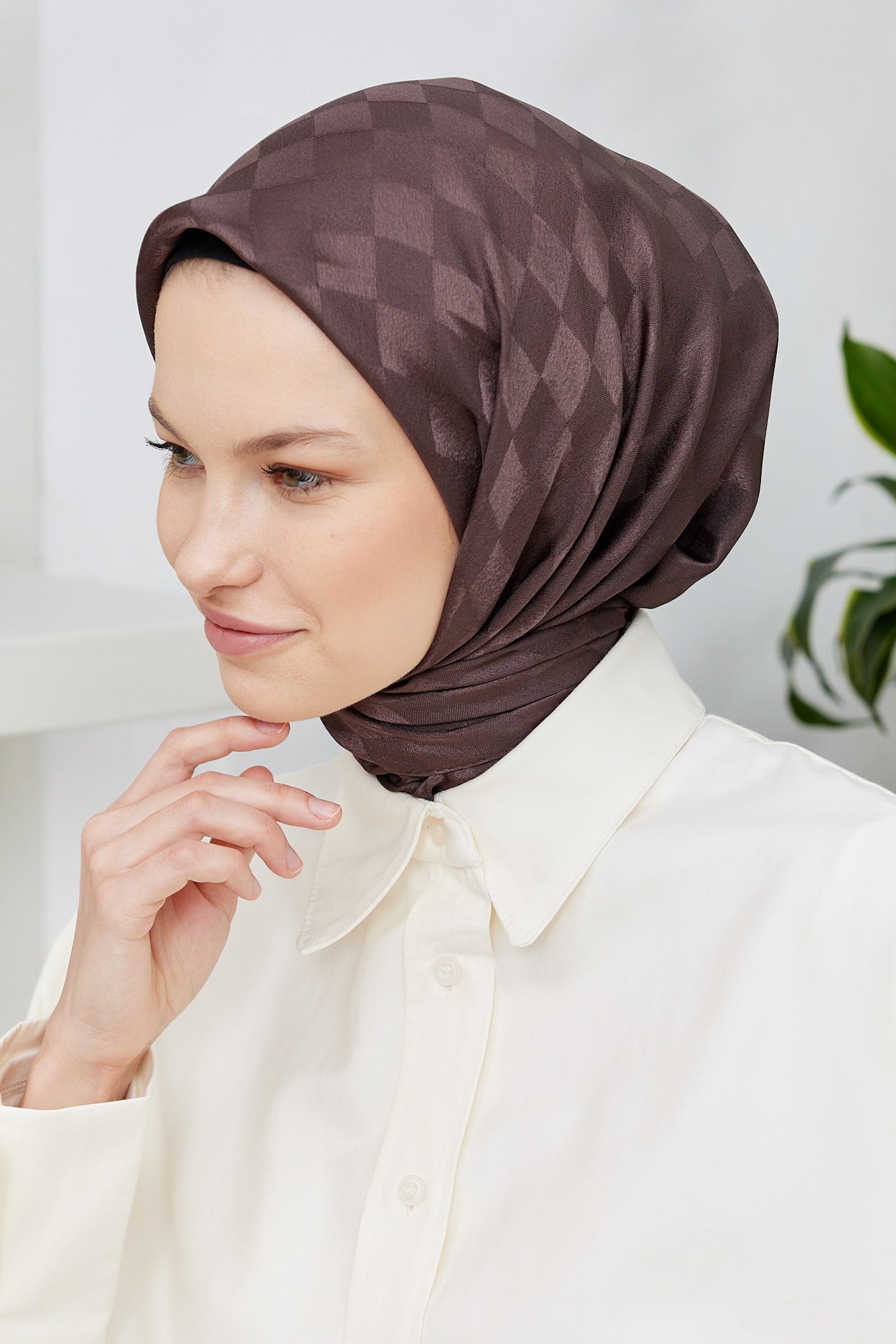 Tesettür Giyim - Jakar Janjan Dama Desen Eşarp - Acı Kahve - Emproyal