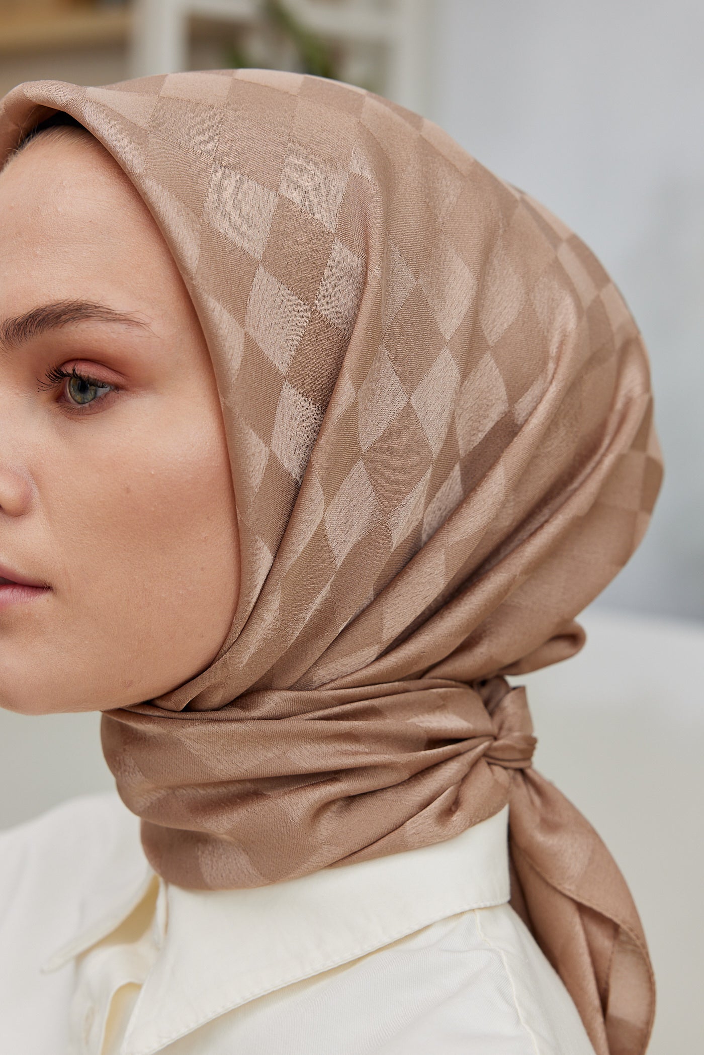 Tesettür Giyim - Jakar Janjan Dama Desen Eşarp - Sütlü Kahve - Emproyal