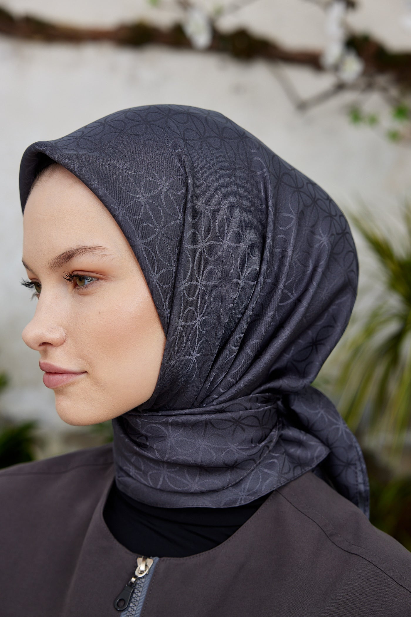 Tesettür Giyim - Jakar Janjan Elips Desen Eşarp - Füme - Emproyal