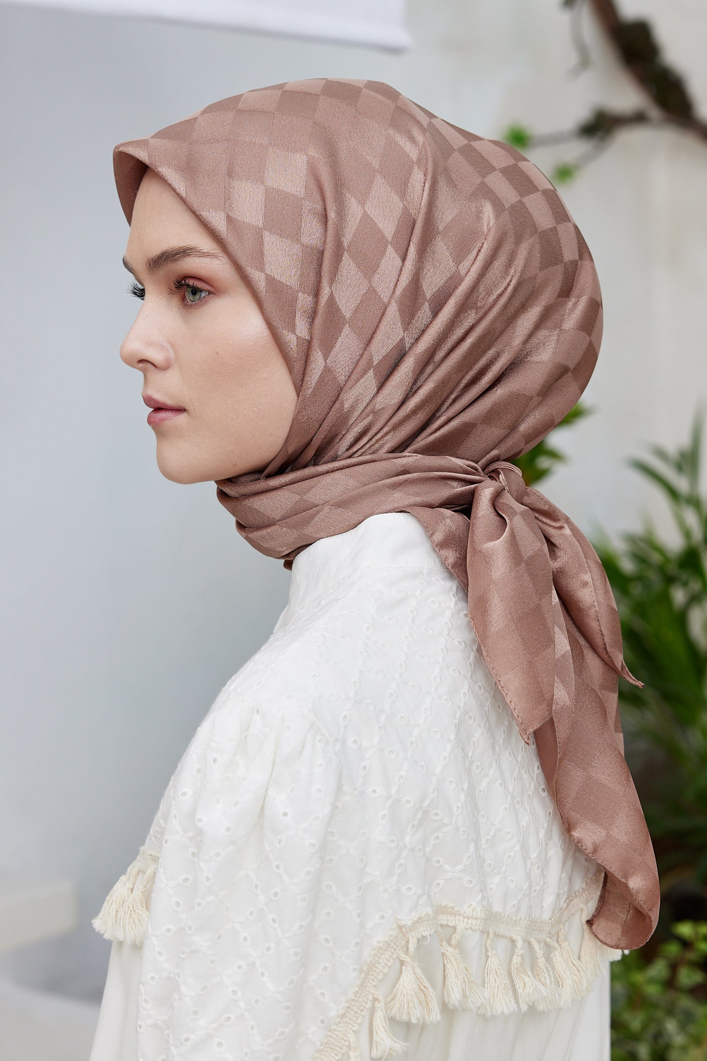 Tesettür Giyim - Jakar Janjan Dama Desen Eşarp - Kahverengi - Emproyal