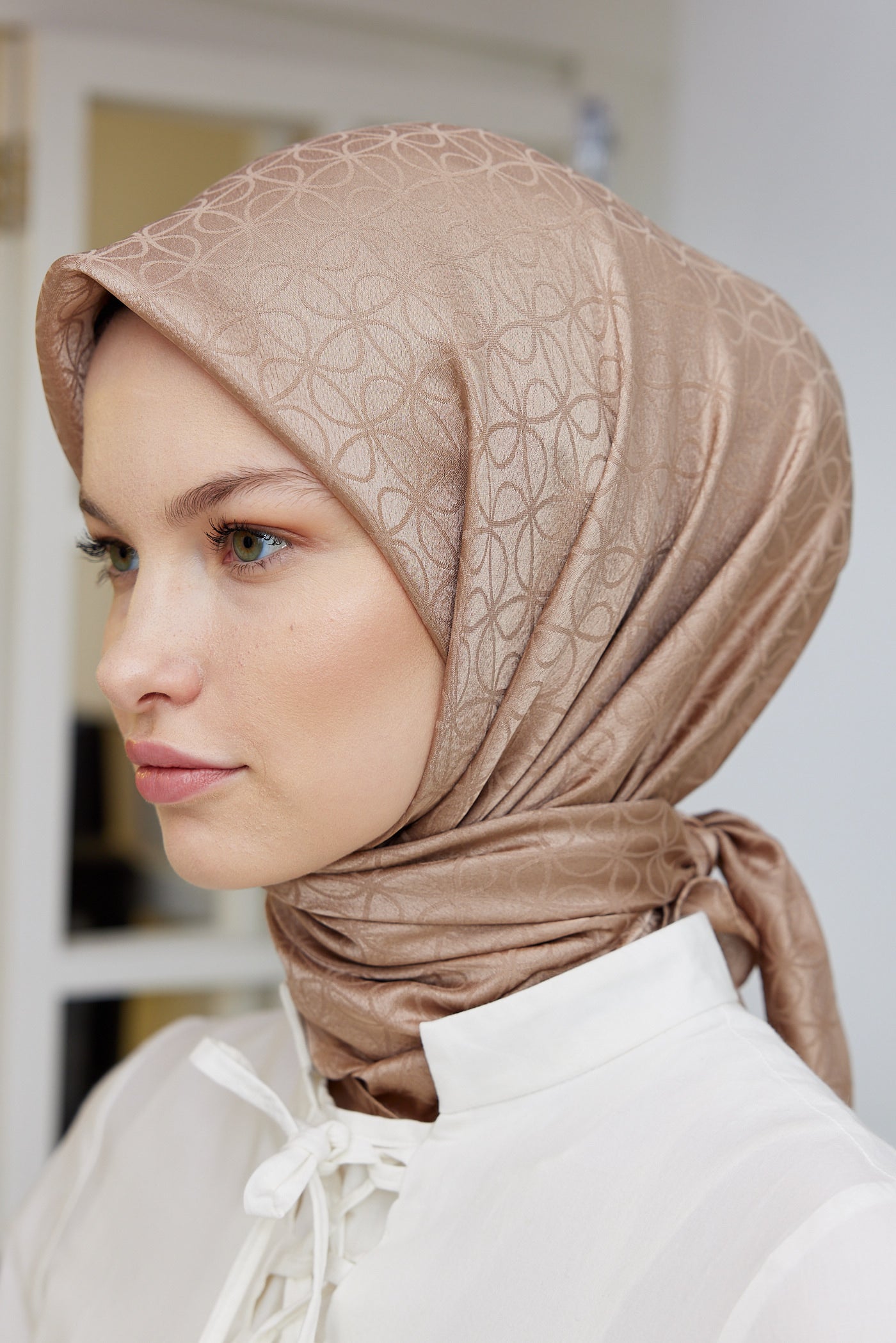 Tesettür Giyim - Jakar Janjan Elips Desen Eşarp - Sütlü Kahve - Emproyal