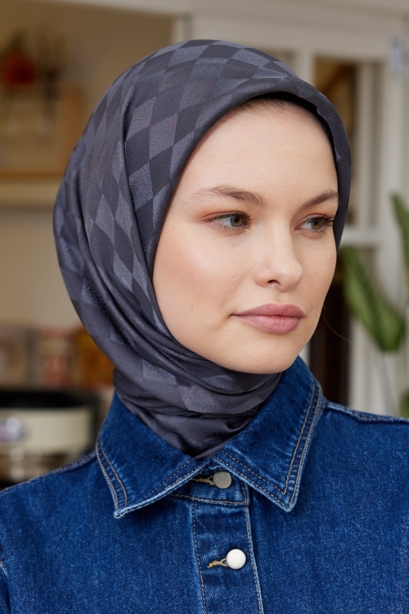 Tesettür Giyim - Jakar Janjan Dama Desen Eşarp - Füme - Emproyal