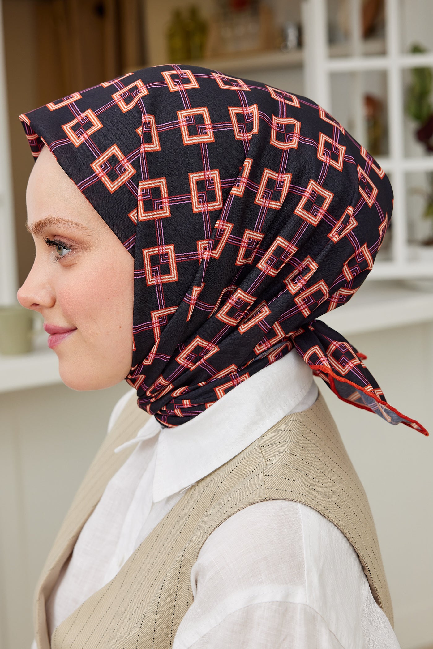 Tesettür Giyim - Pro Line Clara Desen Eşarp - Siyah - Kırmızı - Emproyal