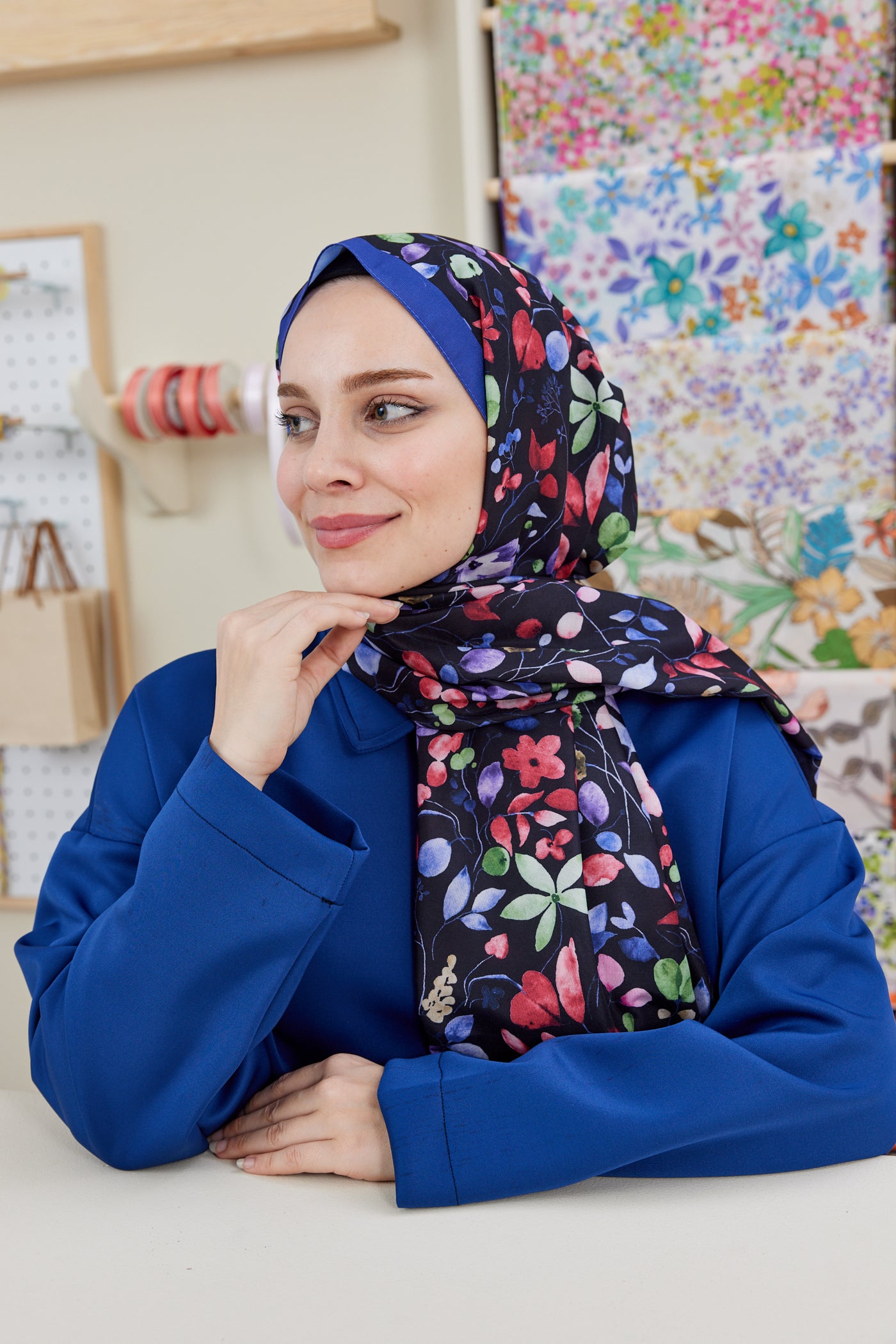 Tesettür Giyim - Pro Line Mimosa Desen Şal - Kırmızı - Siyah - Emproyal