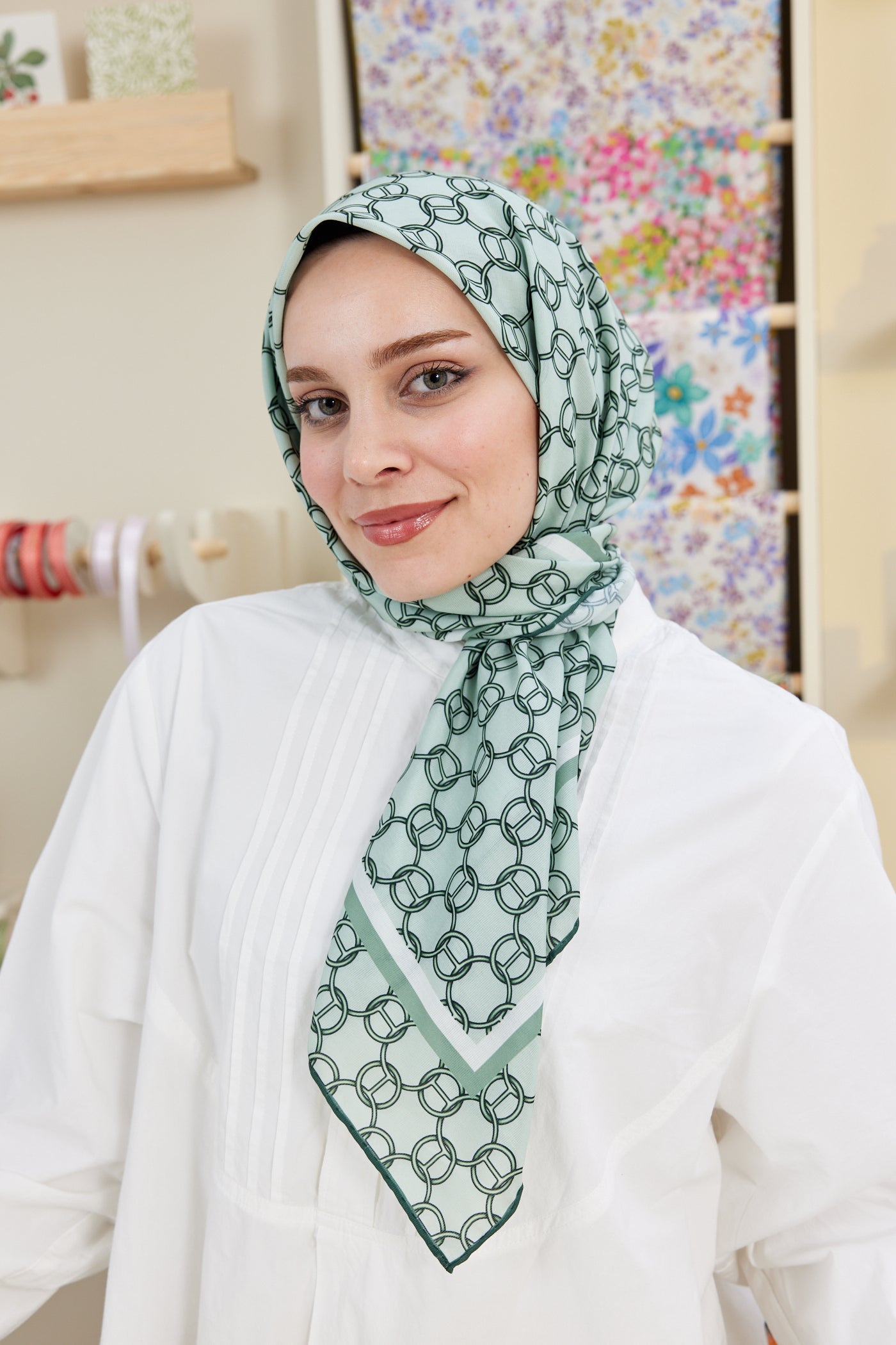 Tesettür Giyim - Pro Line Hera Desen Eşarp - Beyaz - Yeşil - Emproyal