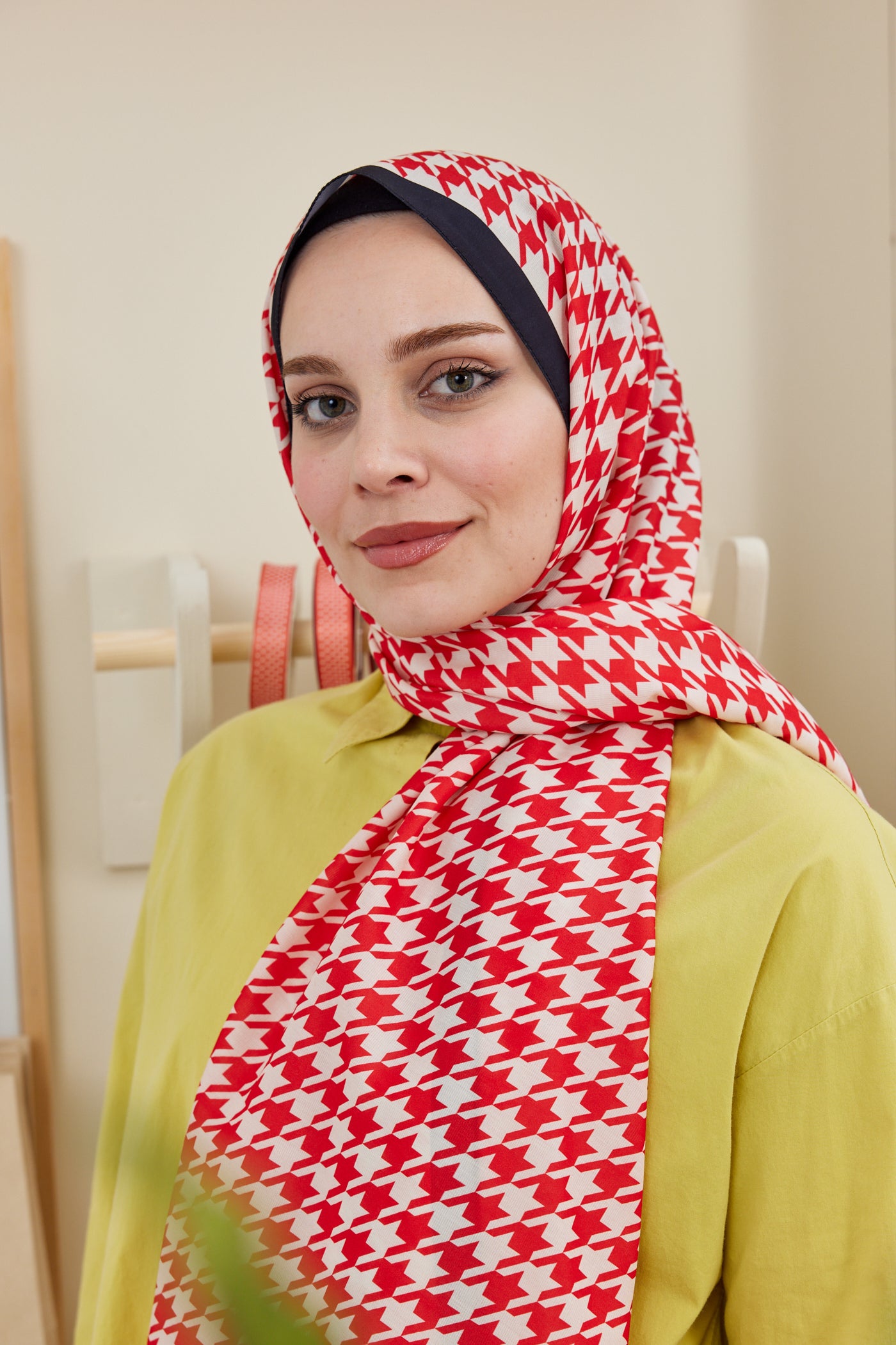 Tesettür Giyim - Pro Line Kazayağı Desen Şal - Kırmızı - Bej - Emproyal