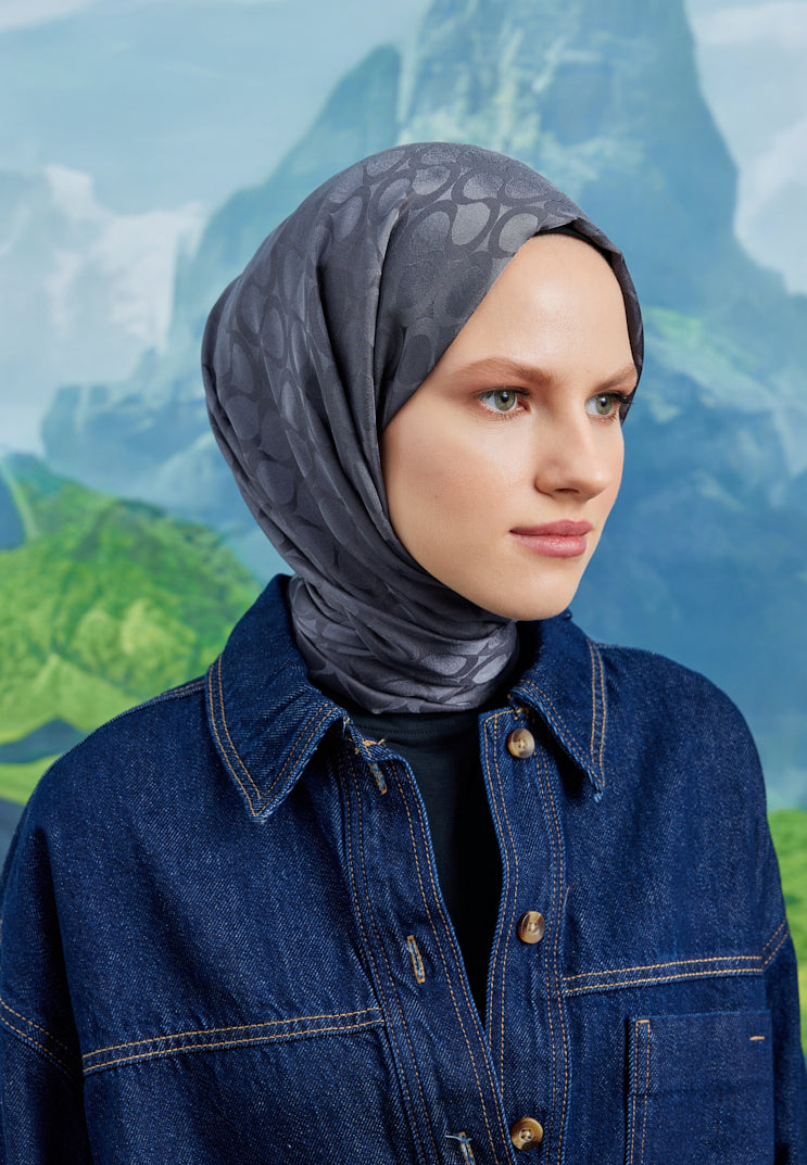 Tesettür Giyim - Jakar Janjan Bloom Desen Şal - Füme - Emproyal