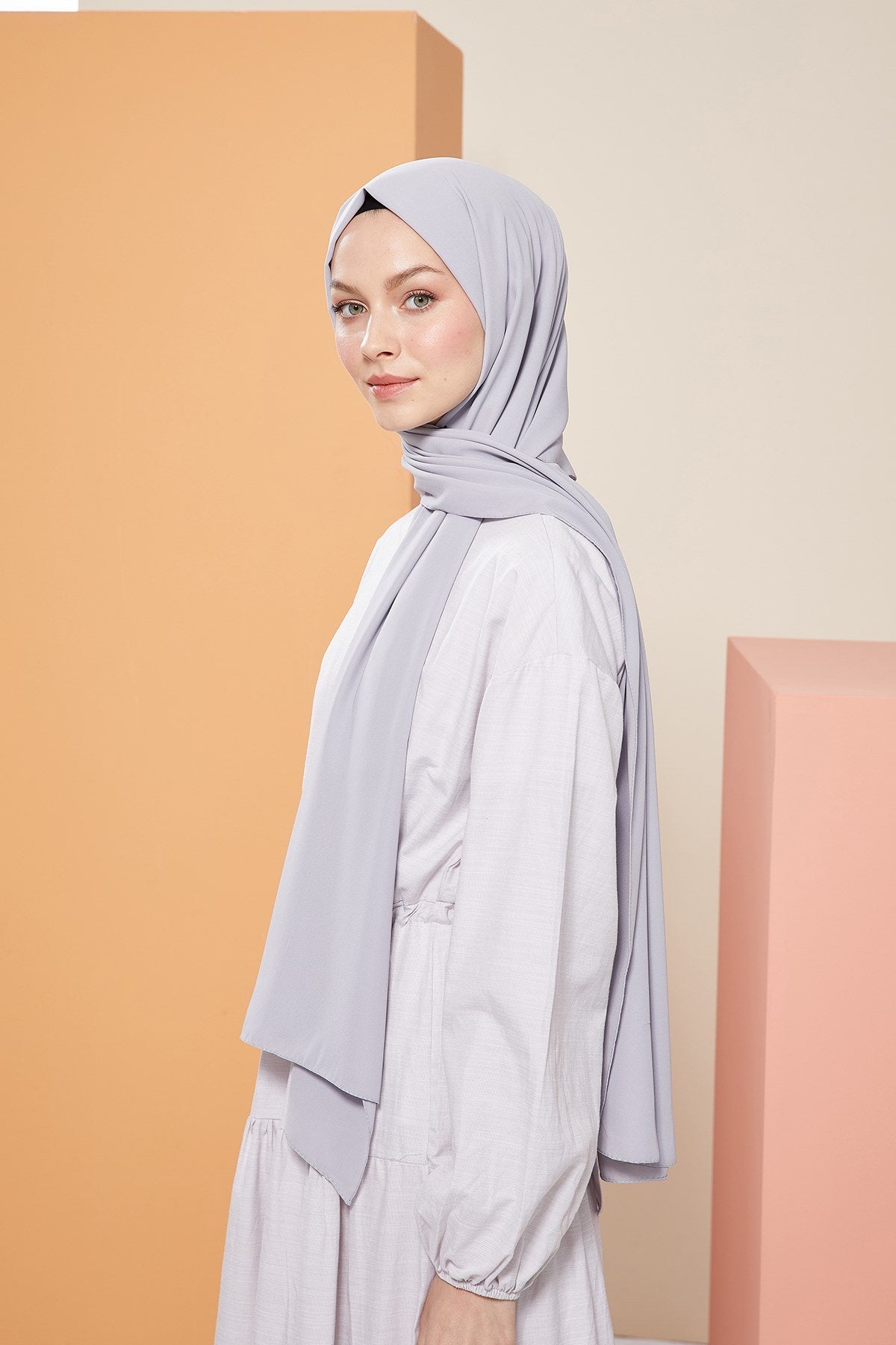 Tesettür Giyim - Düz Medine İpeği Şal - Gümüş - Emproyal