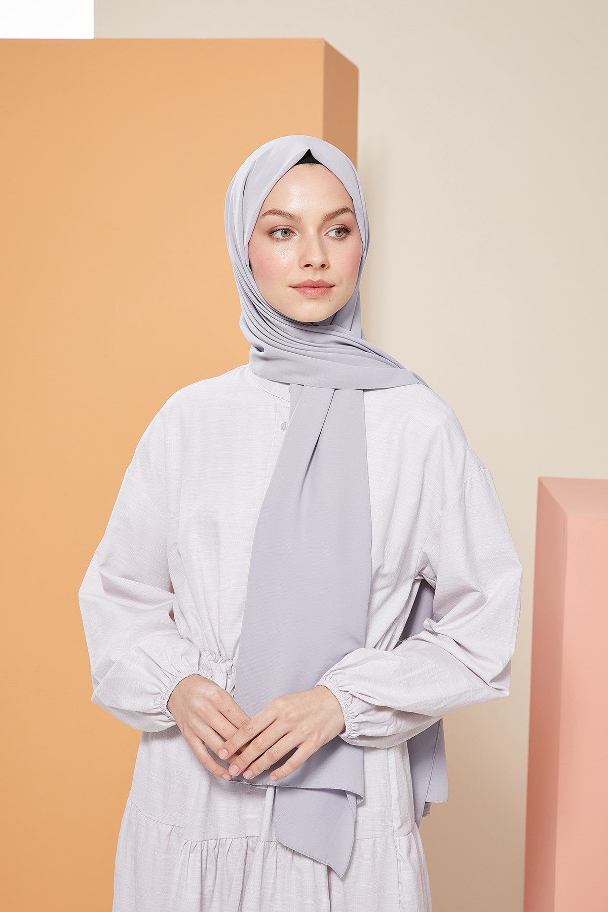 Tesettür Giyim - Düz Medine İpeği Şal - Gümüş - Emproyal