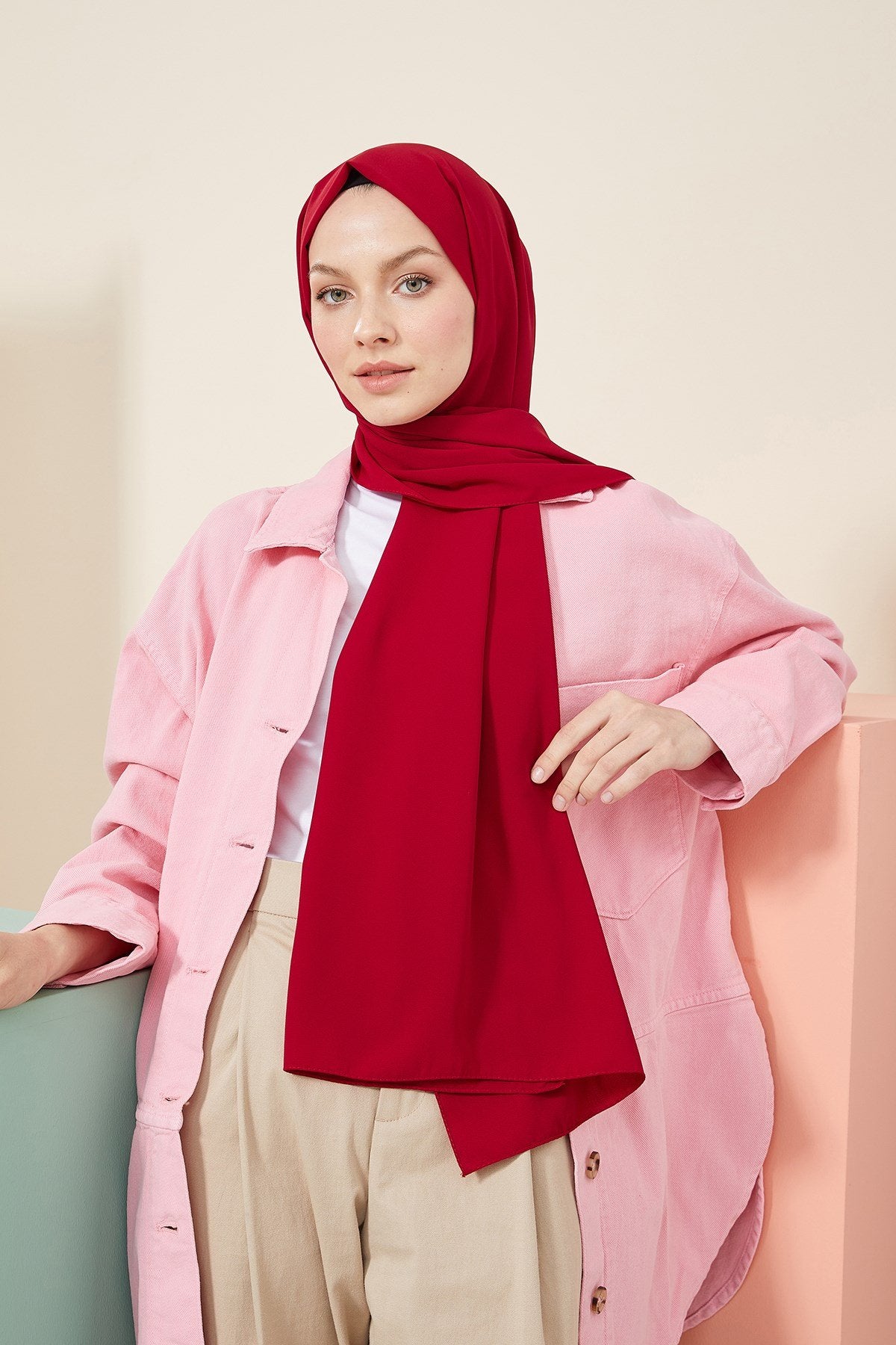 Tesettür Giyim - Düz Medine İpeği Şal - Kırmızı - Emproyal
