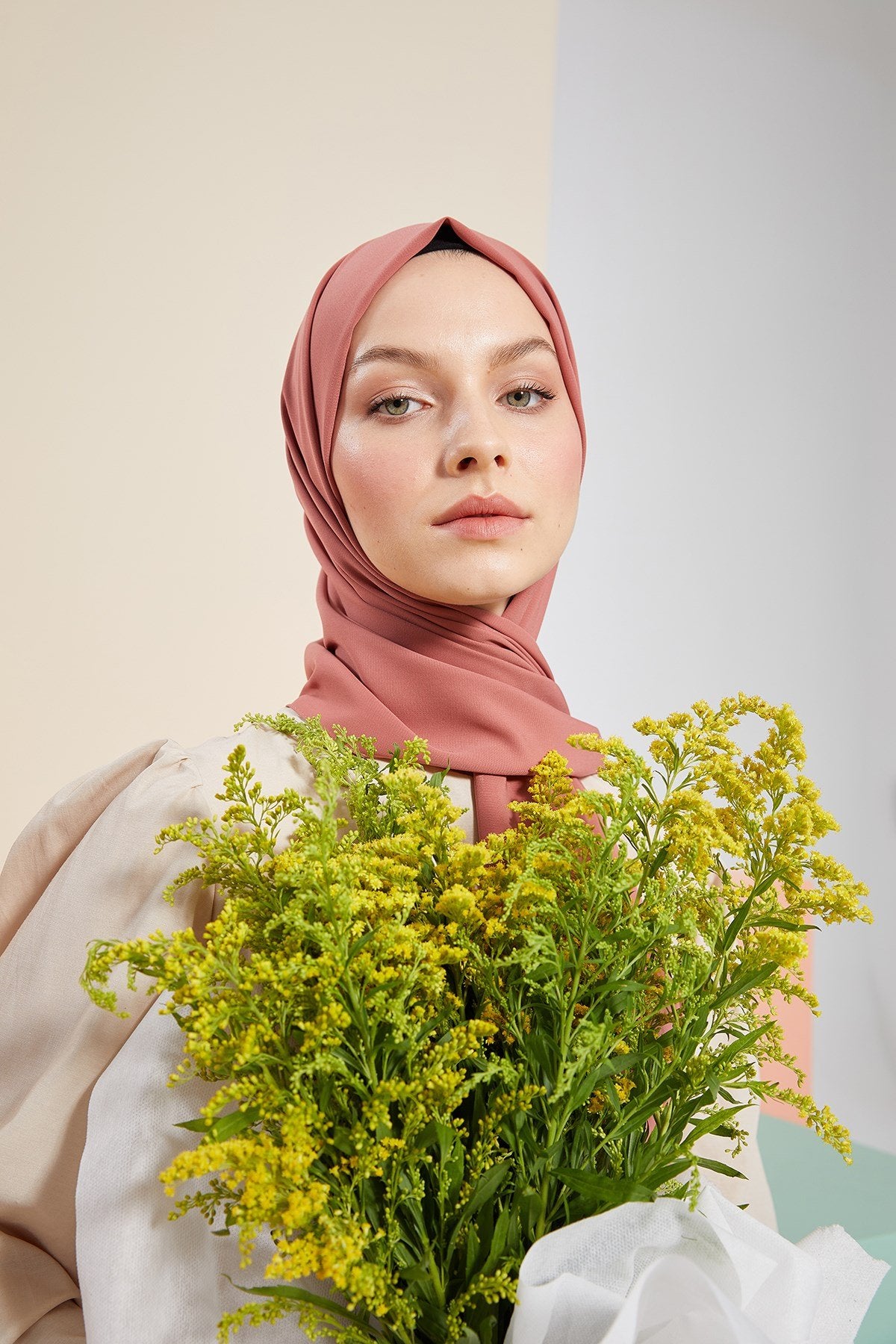 Tesettür Giyim - Düz Medine İpeği Şal - Koyu Somon - Emproyal