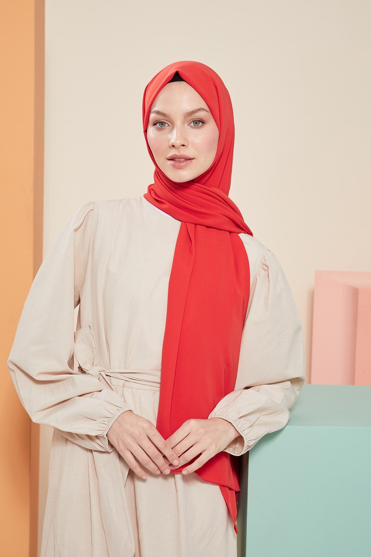 Tesettür Giyim - Düz Medine İpeği Şal - Mercan Kırmızı - Emproyal