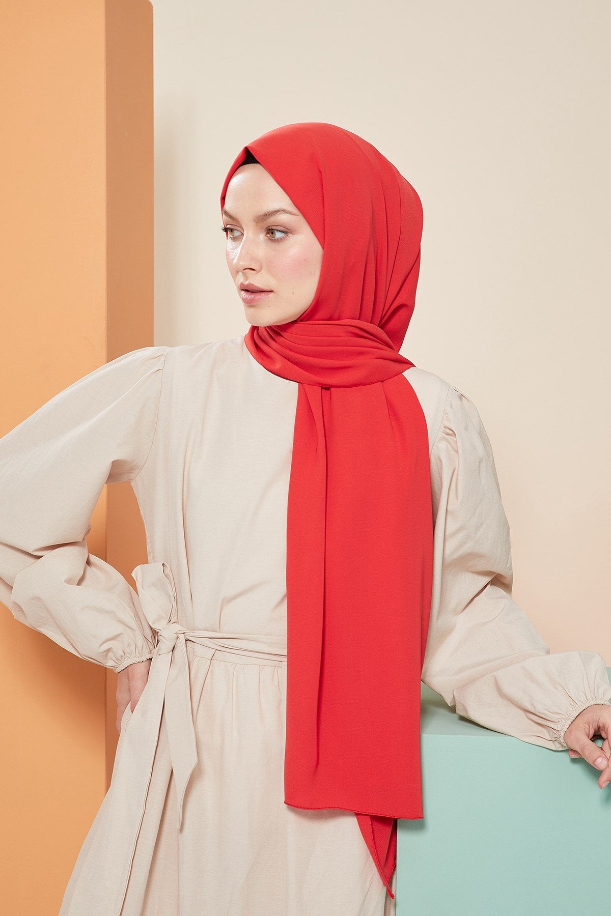 Tesettür Giyim - Düz Medine İpeği Şal - Mercan Kırmızı - Emproyal