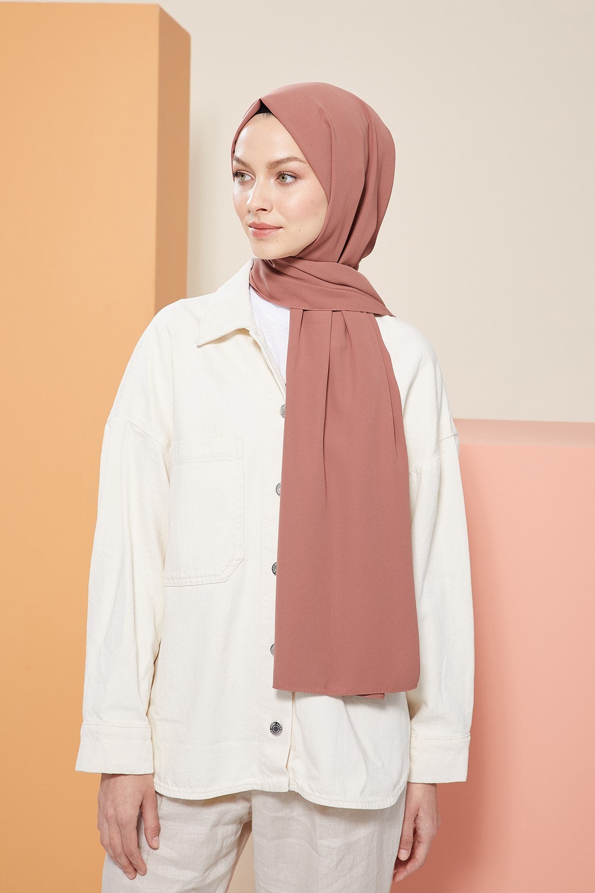 Tesettür Giyim - Düz Medine İpeği Şal - Şeftali - Emproyal