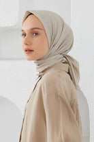 Tesettür Giyim - Monogram Desen Eşarp - Taş - Emproyal